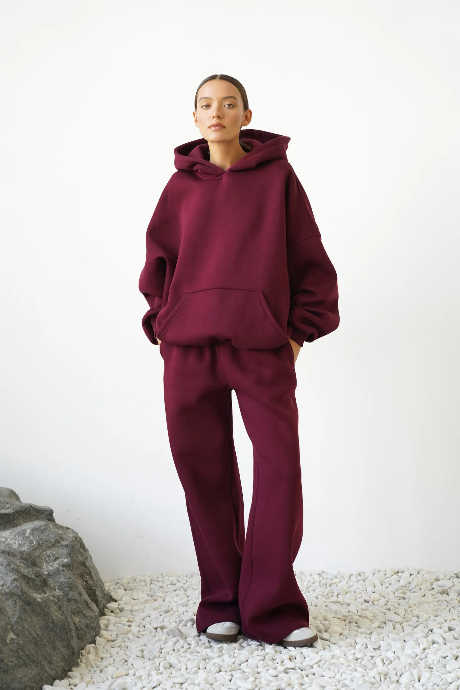 Худи свободного кроя с капюшоном бордового цвета фото 3