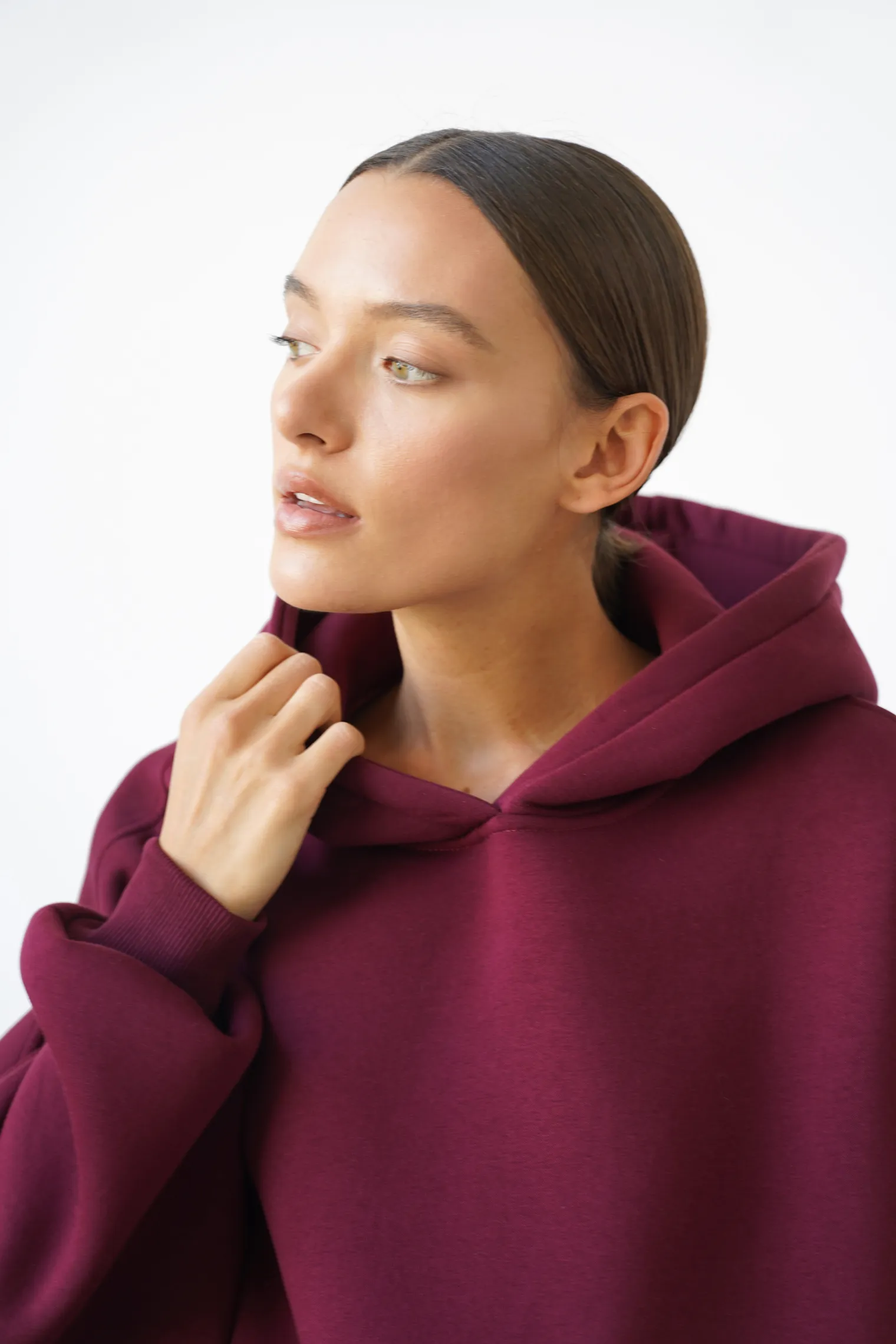 Худи свободного кроя с капюшоном бордового цвета фото 2