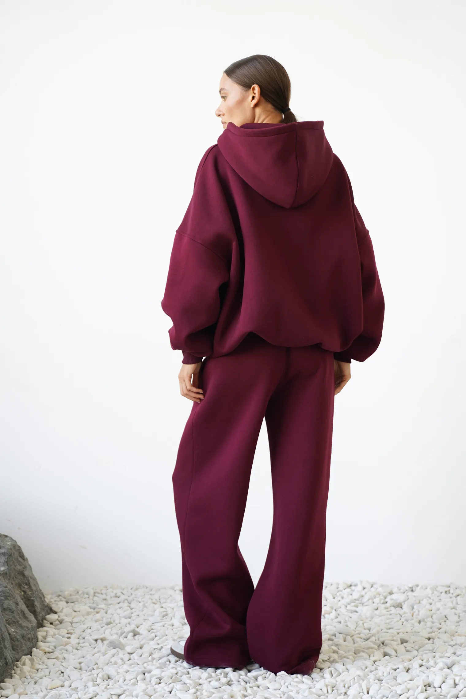 Худи свободного кроя с капюшоном бордового цвета фото 4