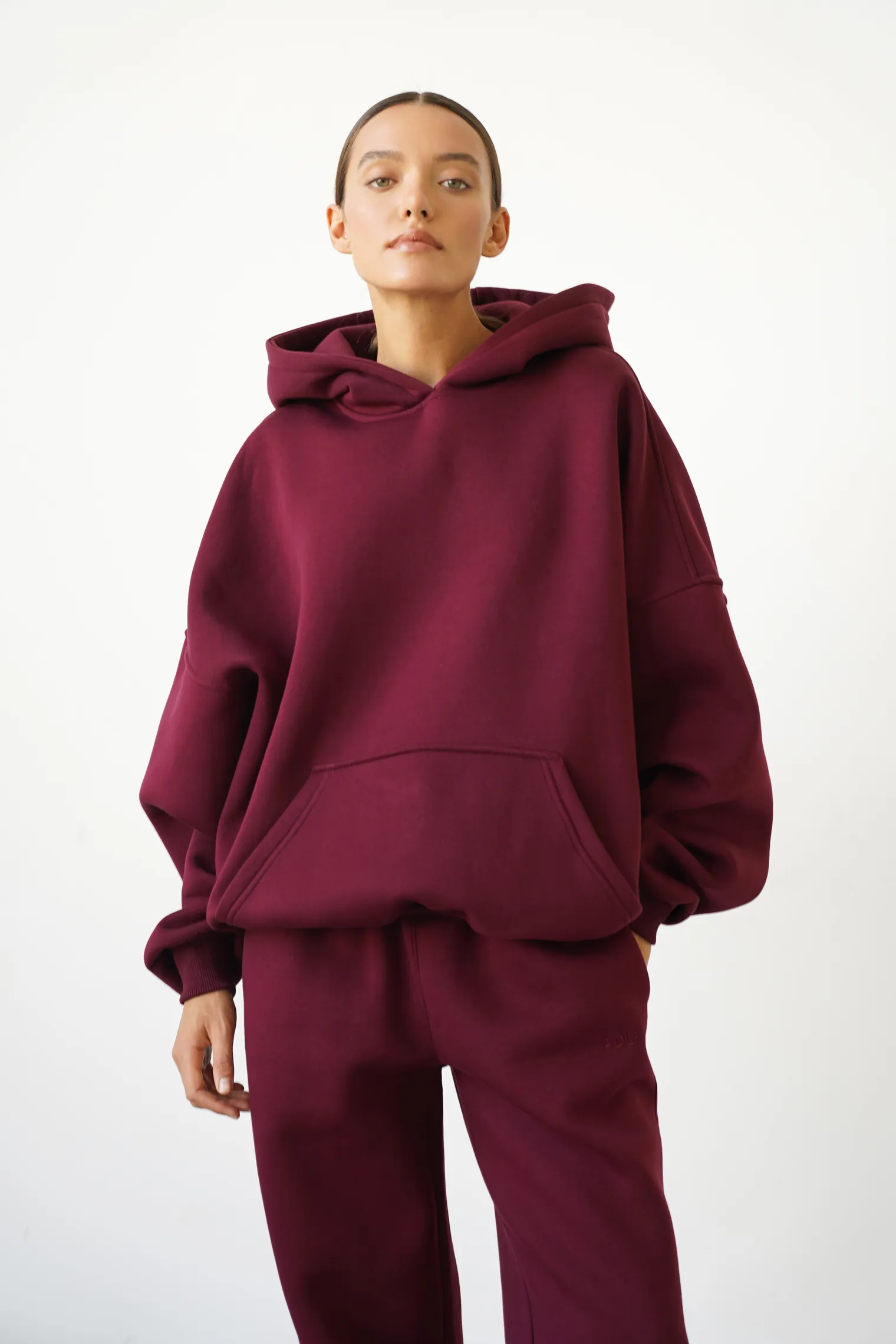 Худи свободного кроя с капюшоном бордового цвета фото 7