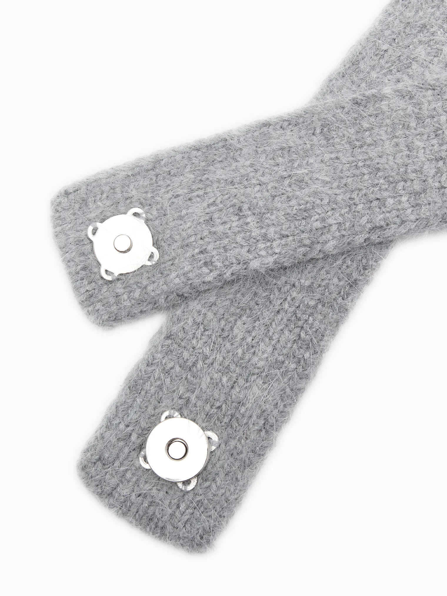 Капор крупной вязки графитового цвета фото 2