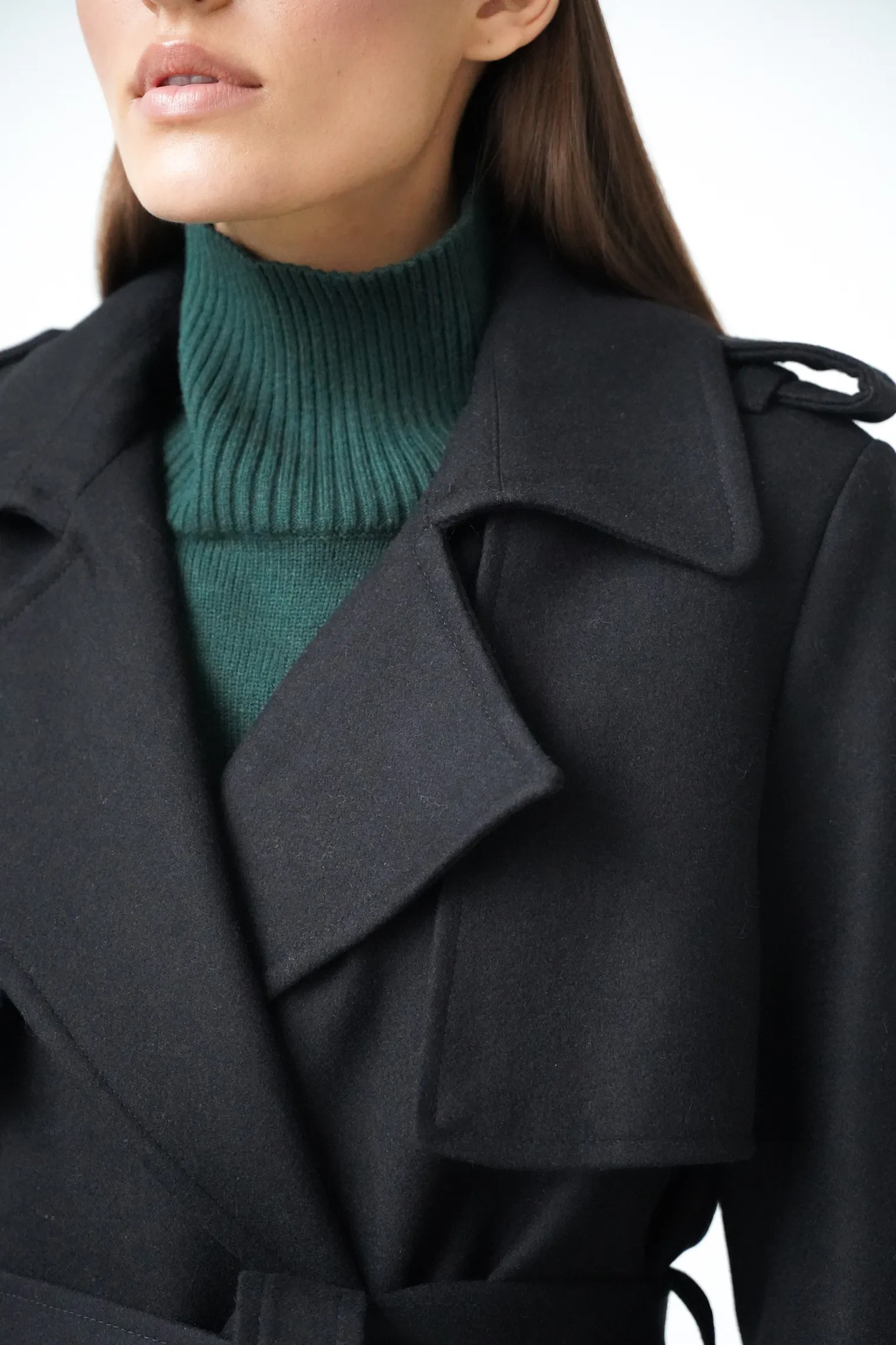 Двубортное пальто-тренч с поясом чёрного цвета фото 2