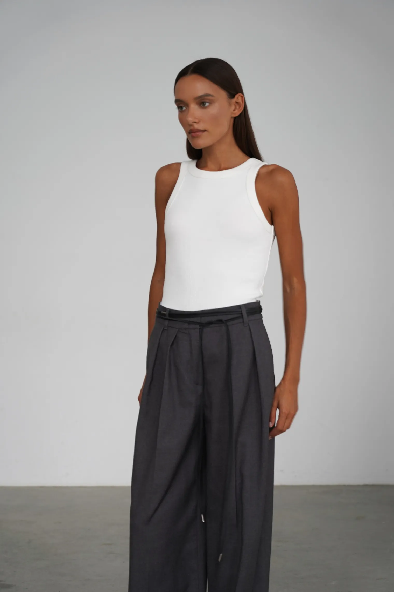 Ремень ручной работы чёрного цвета фото 3