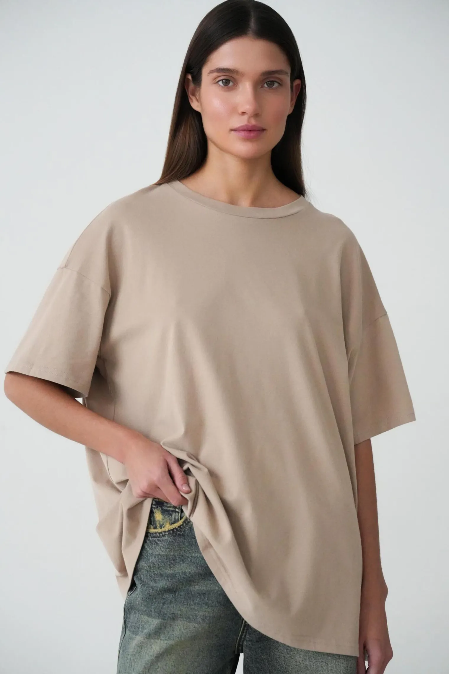 Футболка мужского кроя бежевого цвета фото 2