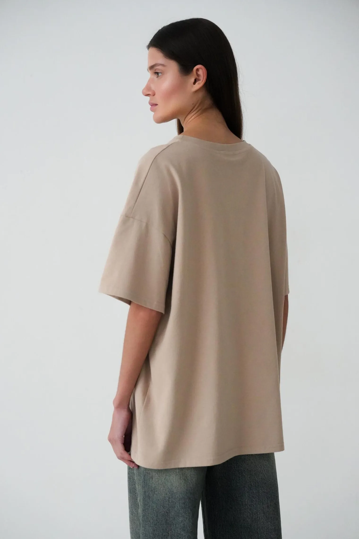 Футболка мужского кроя бежевого цвета фото 3