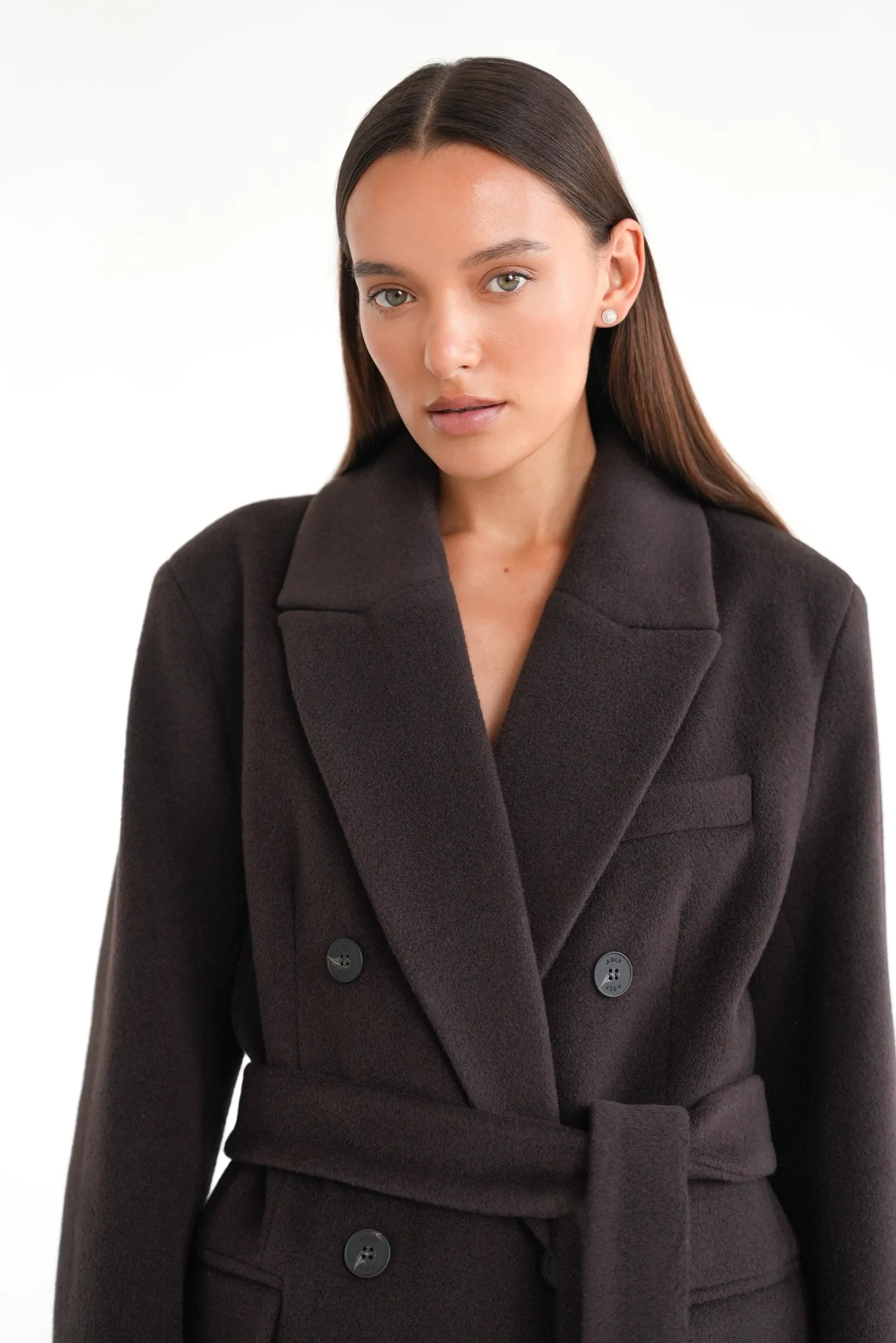 Пальто двубортное с втачным рукавом с поясом цвета горький шоколад фото 2