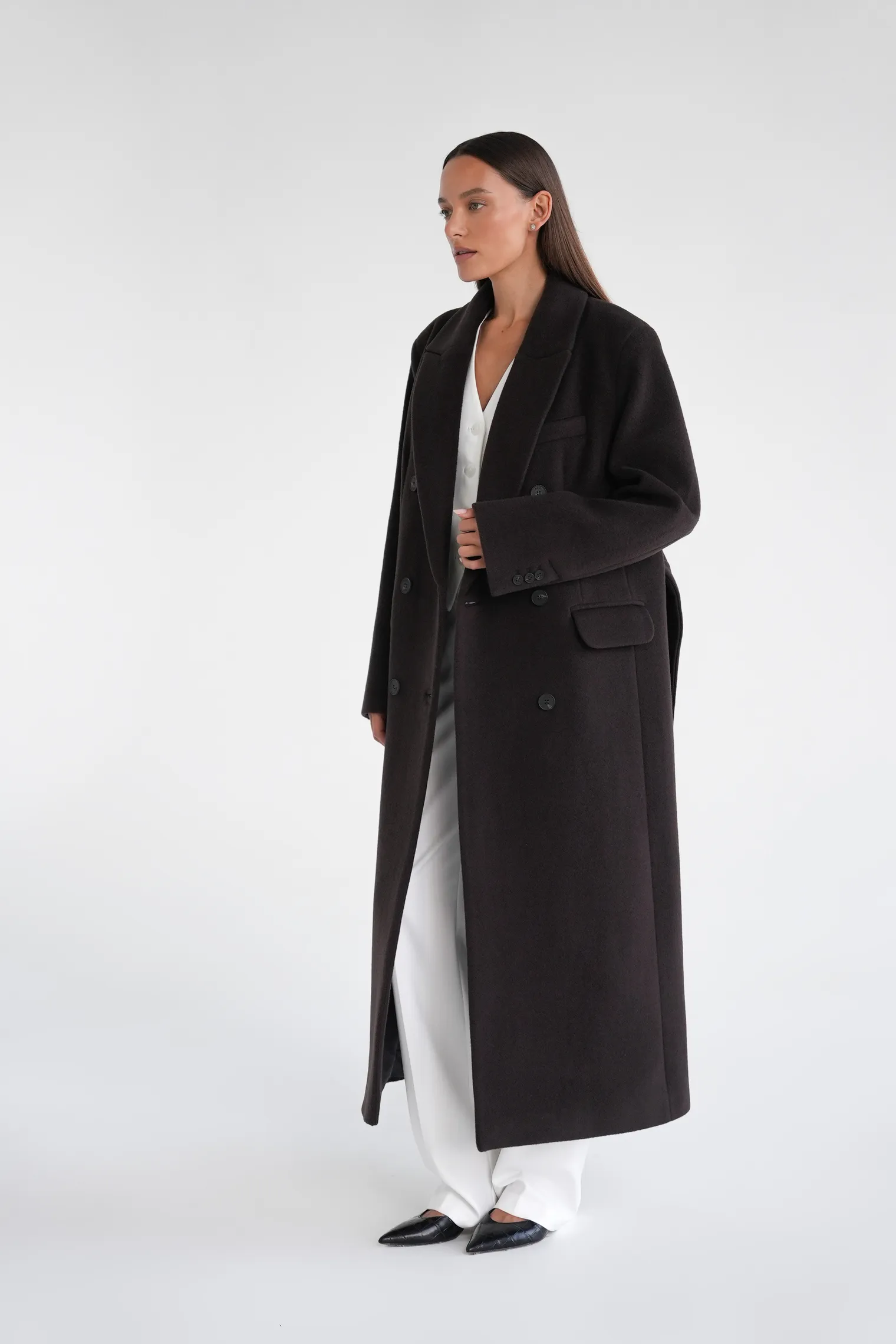 Пальто двубортное с втачным рукавом с поясом цвета горький шоколад фото 6