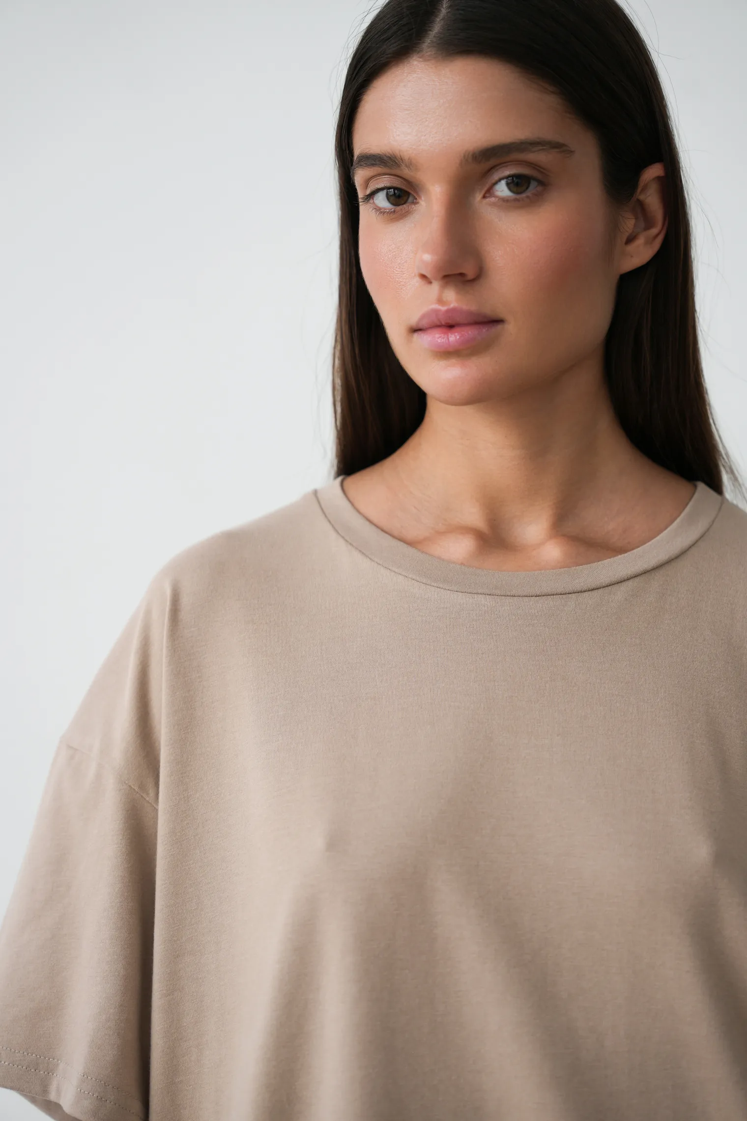 Футболка мужского кроя цвета латте фото 2