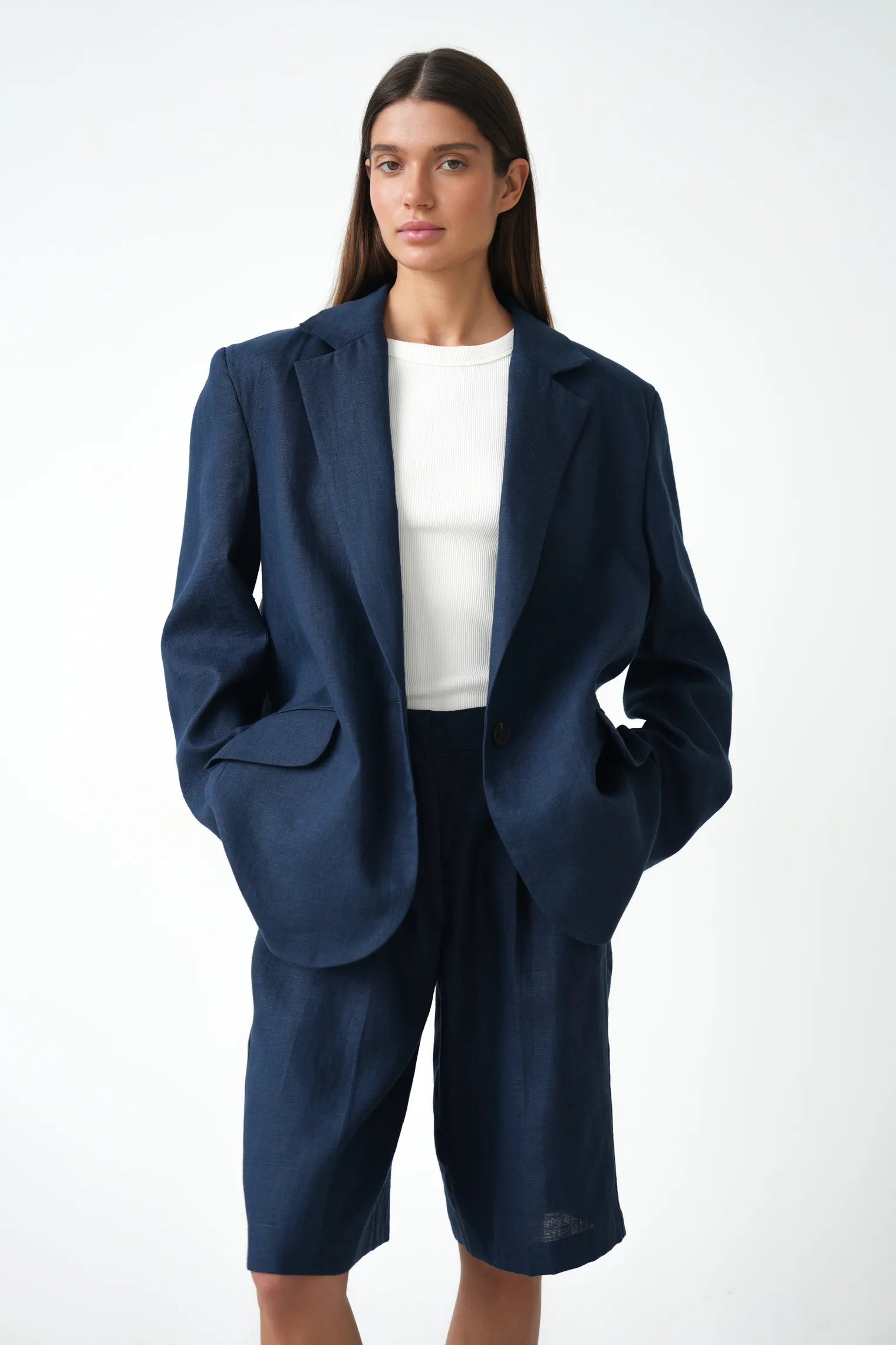 Бермуды широкого кроя с завышенной талией со складками синего цвета фото 1