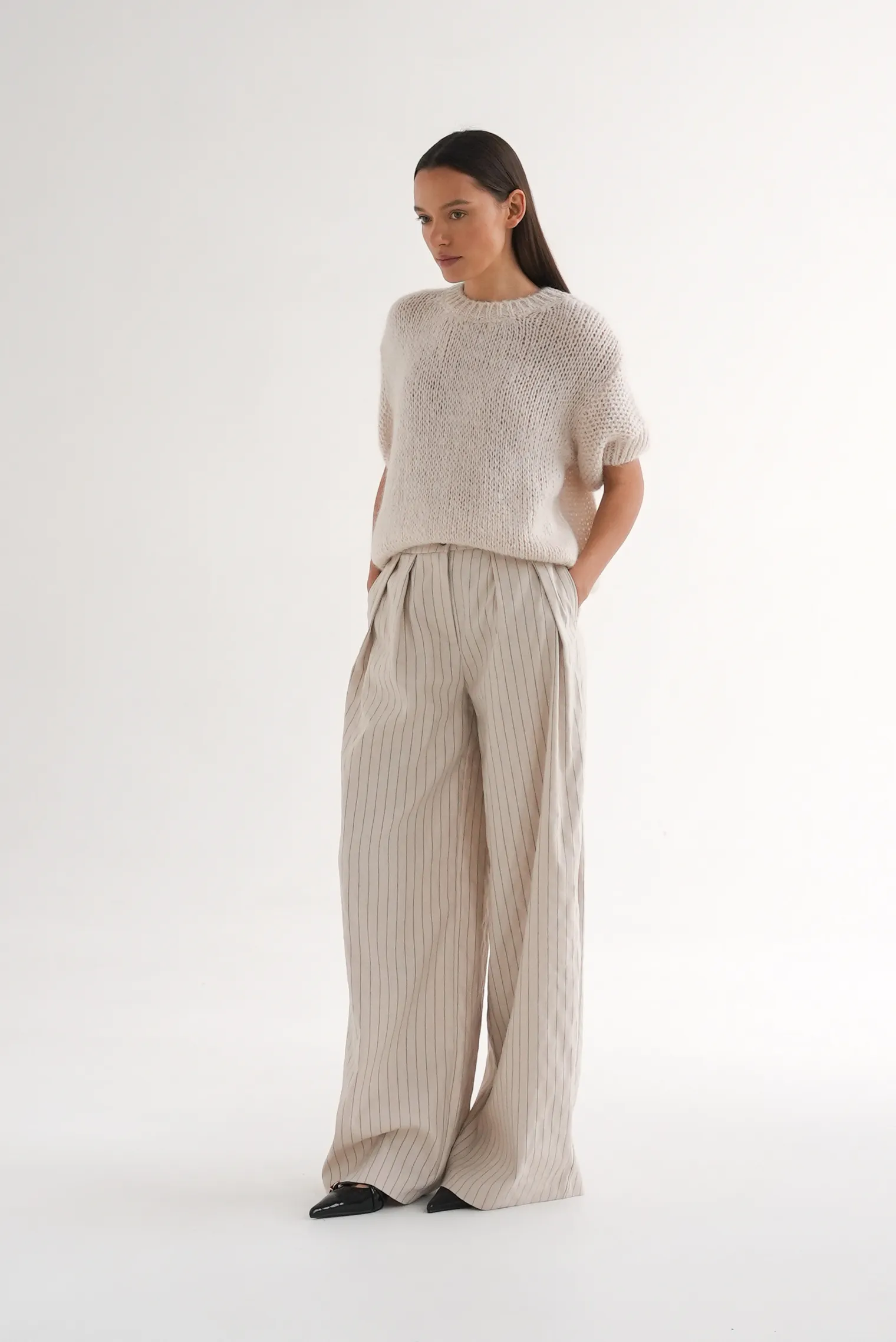 Брюки широкие с поясом изо льна в полоску цвета латте фото 5