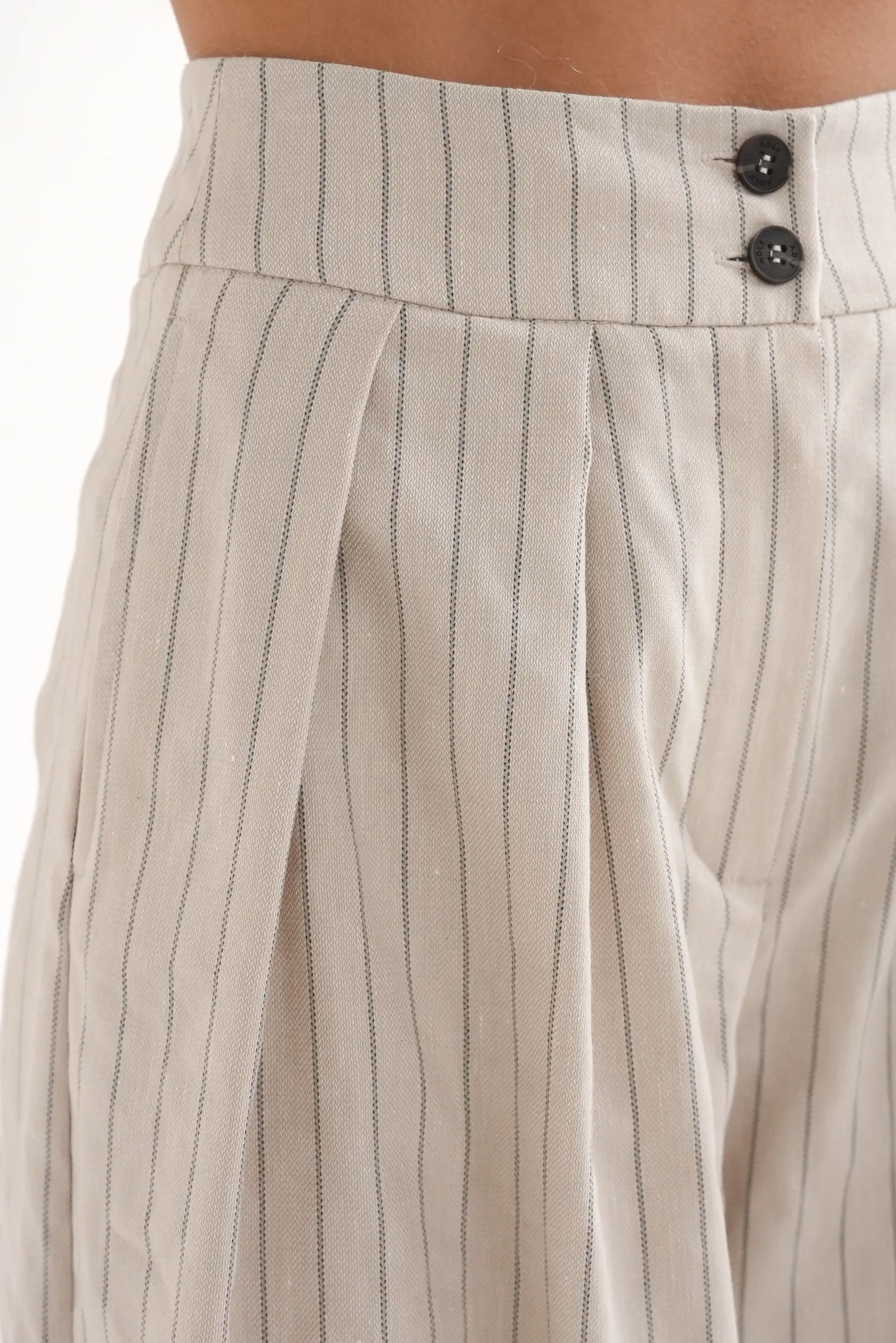 Брюки широкие с поясом изо льна в полоску цвета латте фото 6