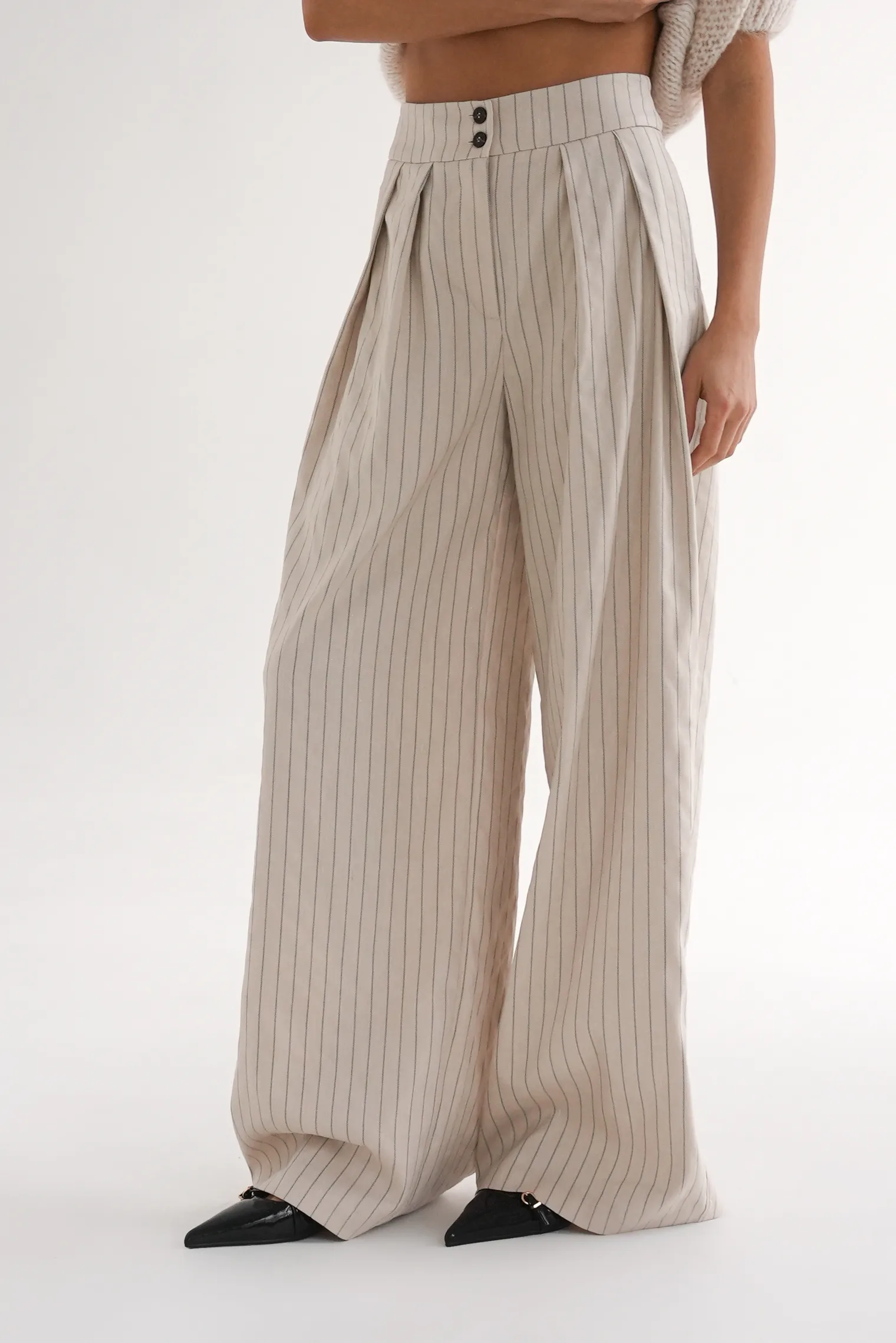 Брюки широкие с поясом изо льна в полоску цвета латте фото 3