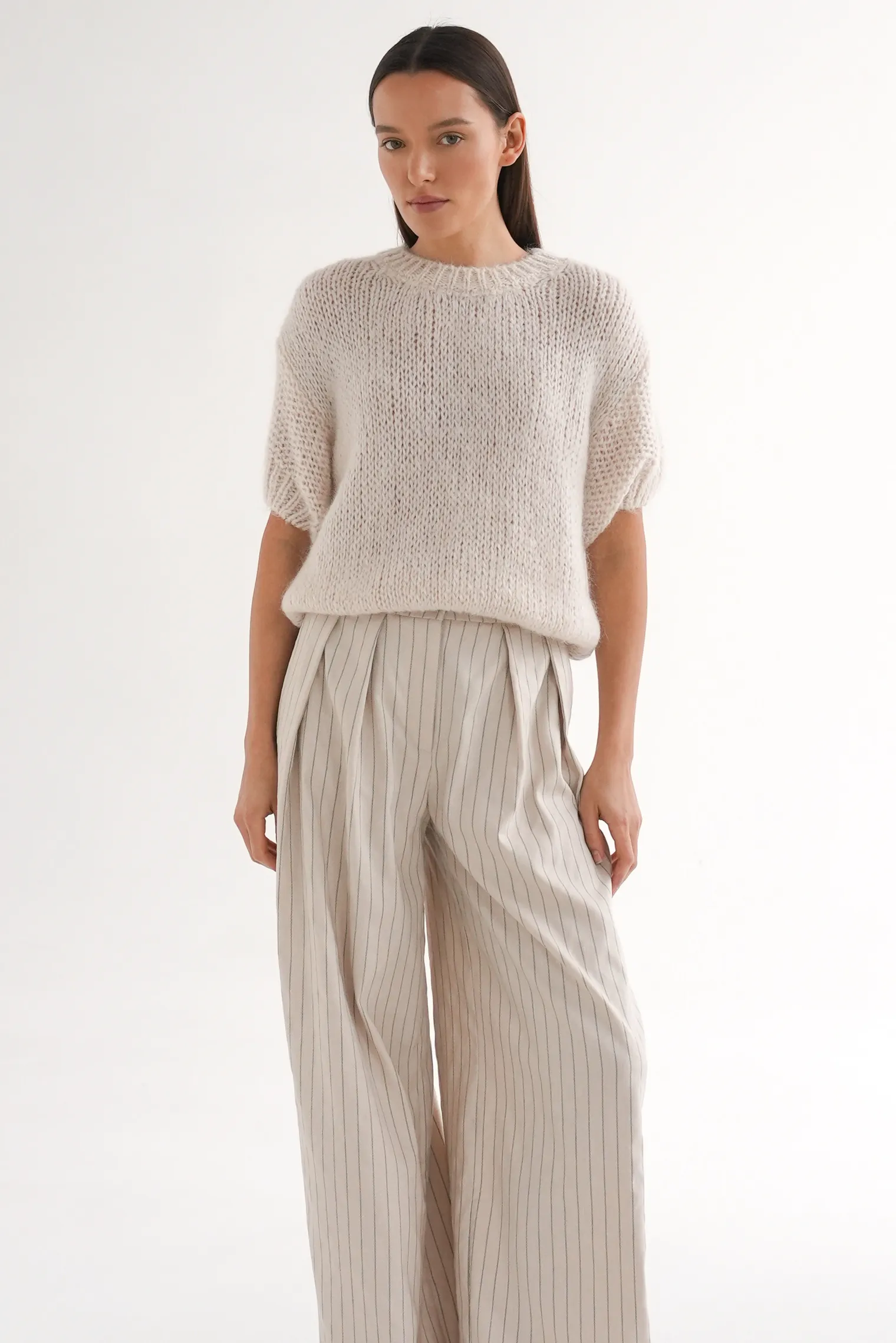 Брюки широкие с поясом изо льна в полоску цвета латте фото 7