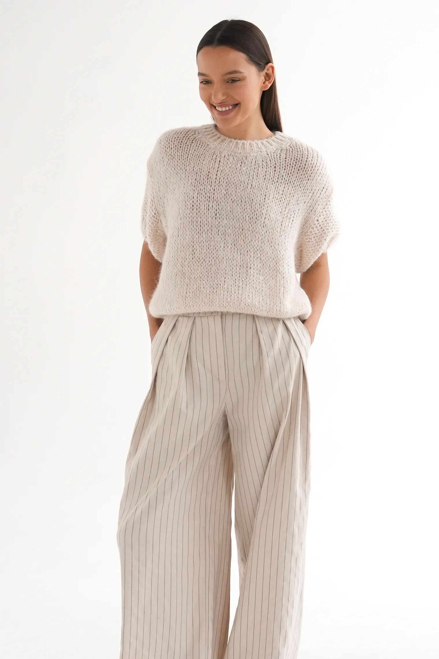 Брюки широкие с поясом изо льна в полоску цвета латте фото 2