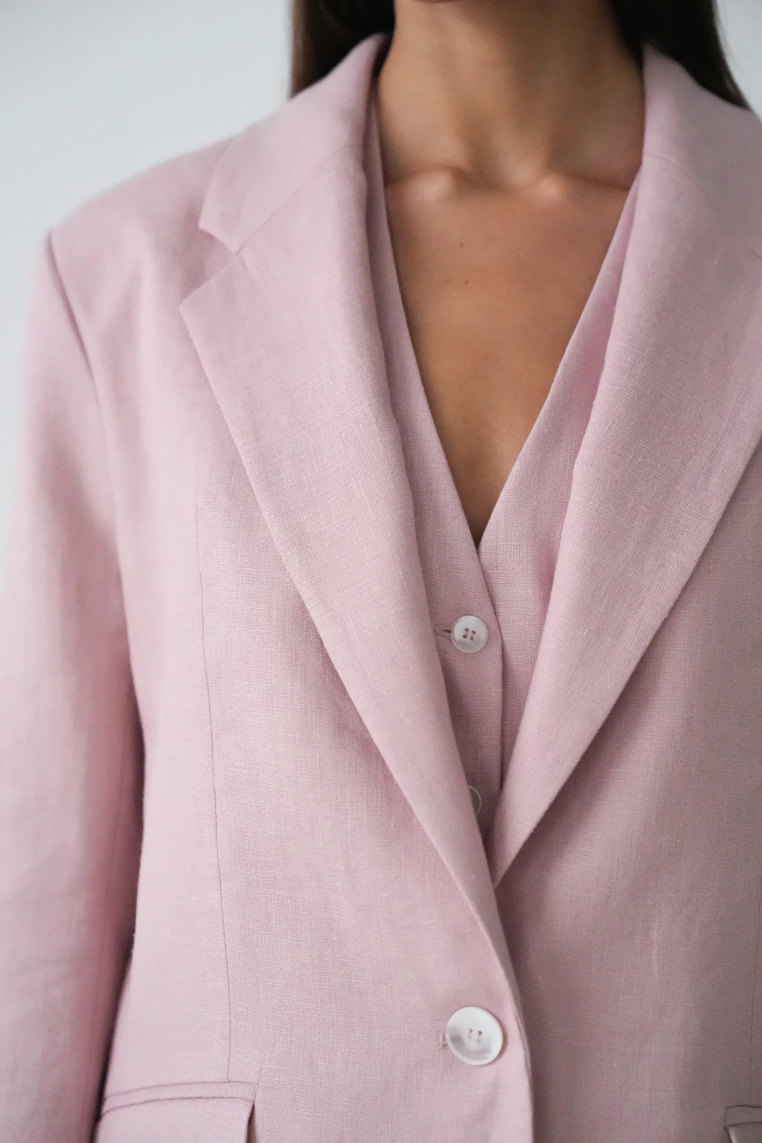 Однобортный жакет свободного кроя изо льна пыльно-розового цвета фото 2