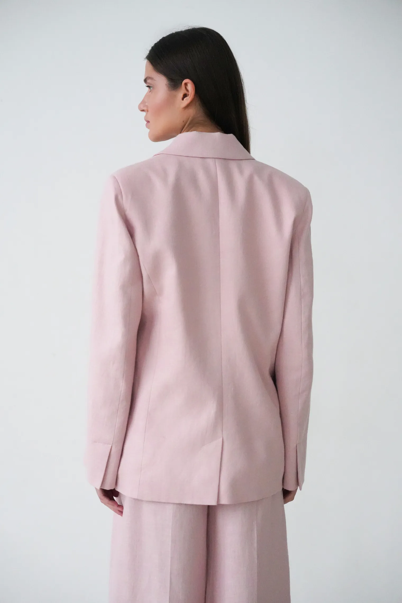 Однобортный жакет свободного кроя изо льна пыльно-розового цвета фото 4