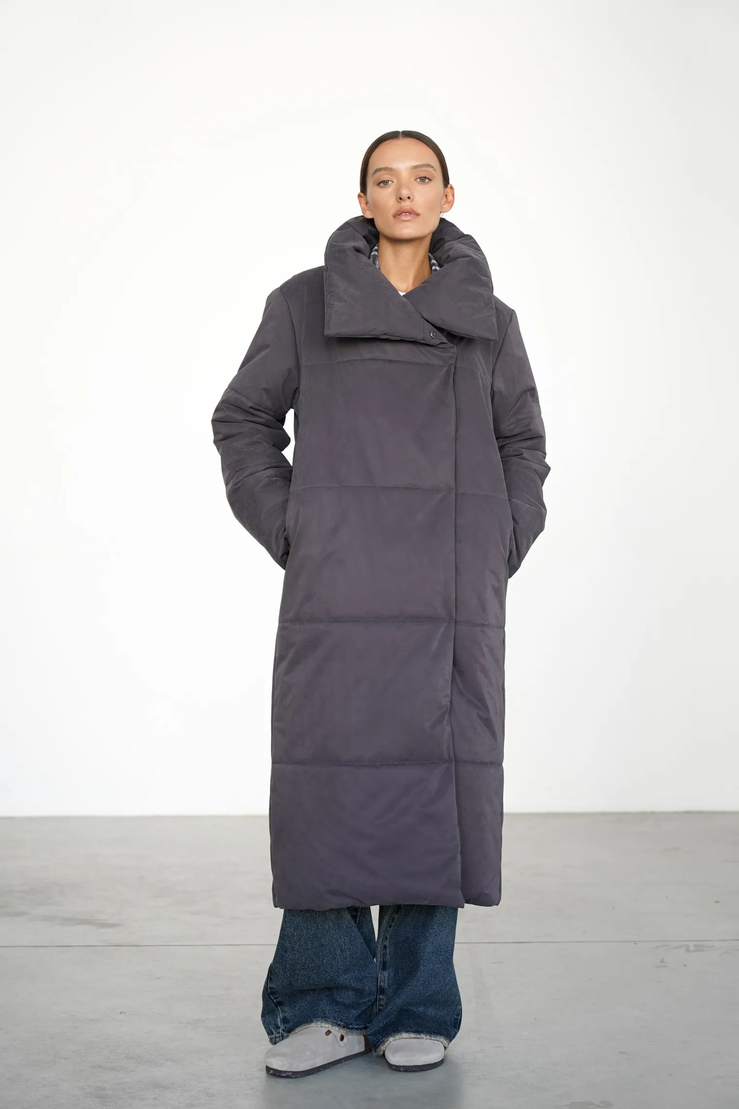 Пальто утепленное цвета антрацит фото 8