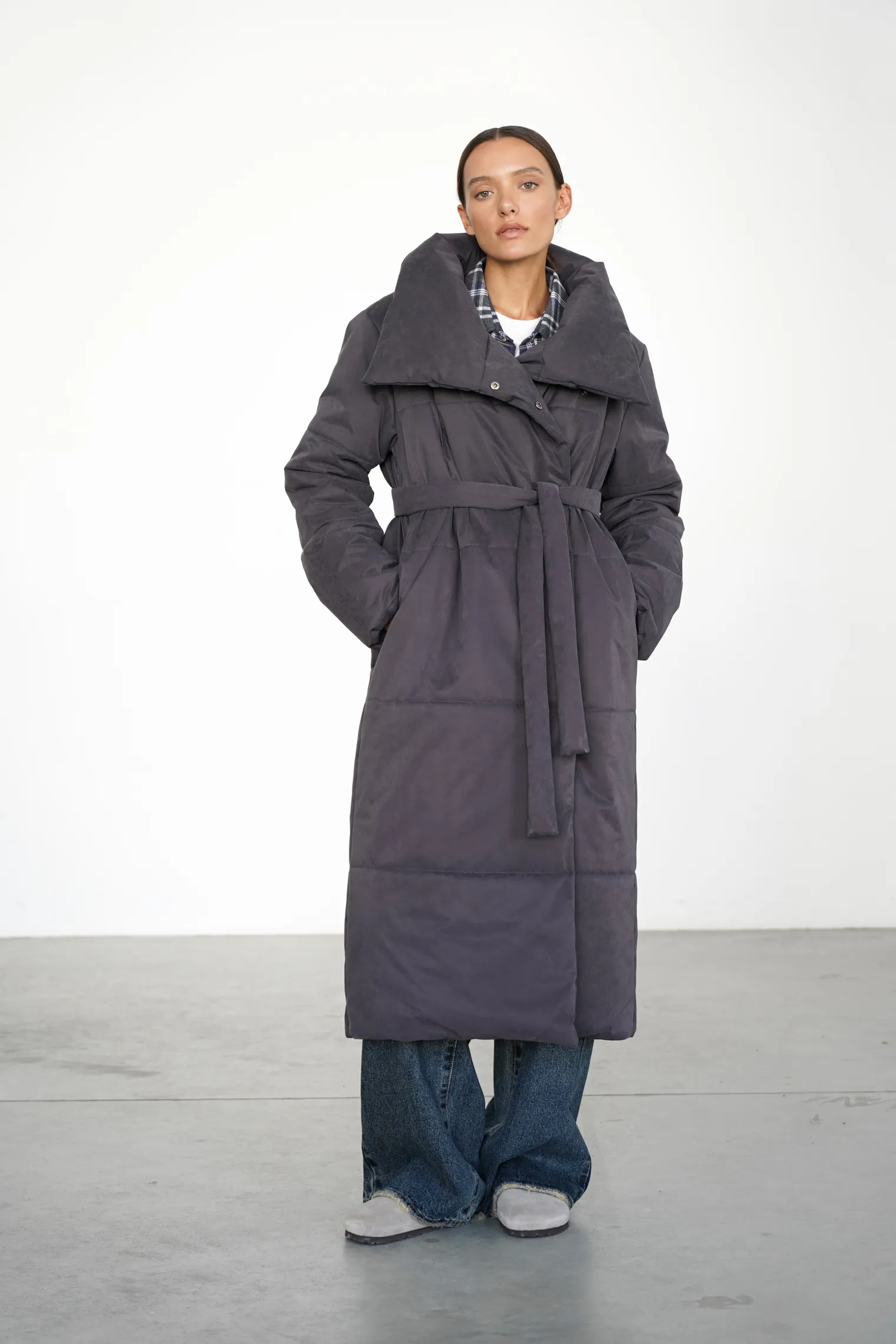 Пальто утепленное цвета антрацит фото 3