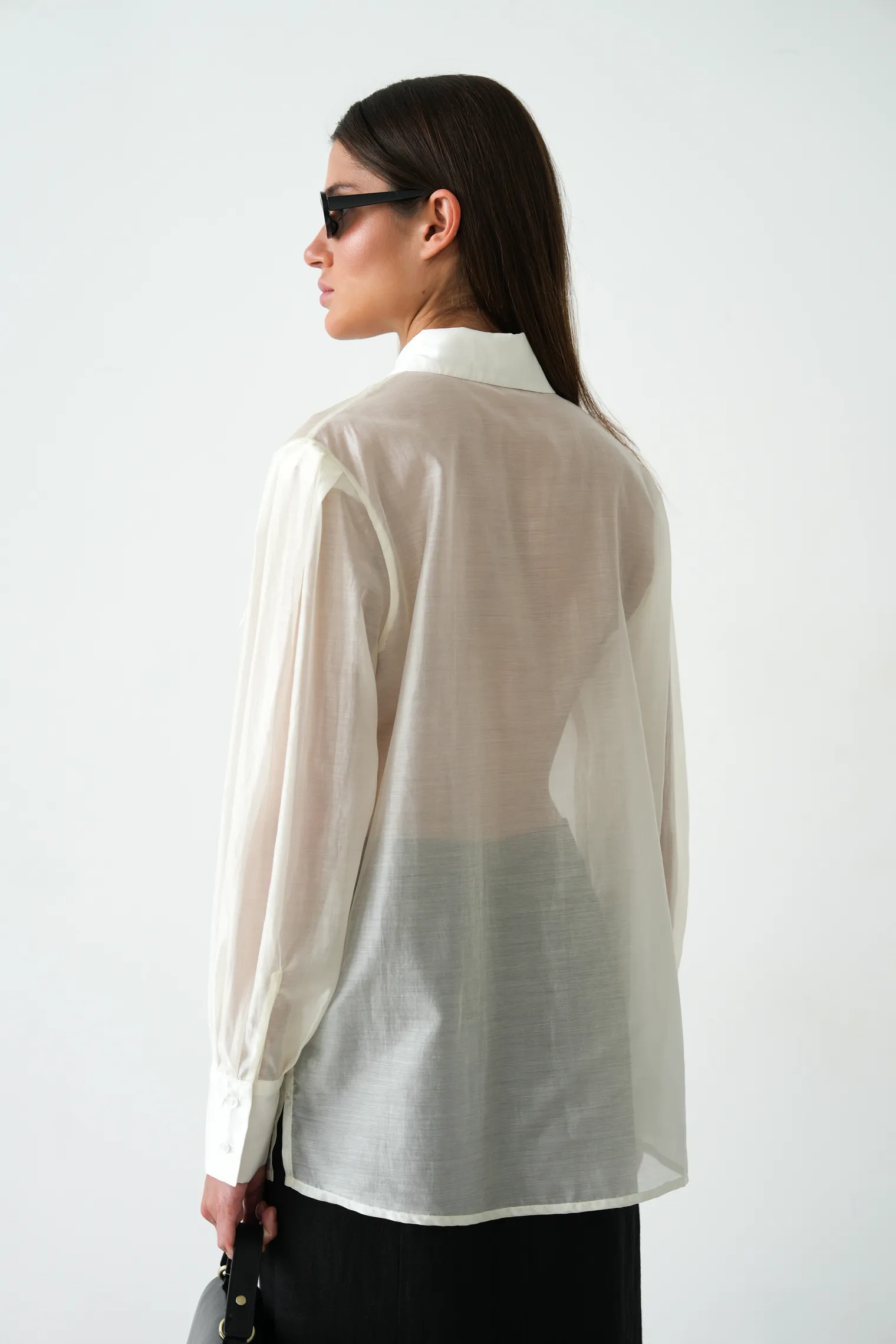 Рубашка из прозрачной ткани молочного цвета фото 4