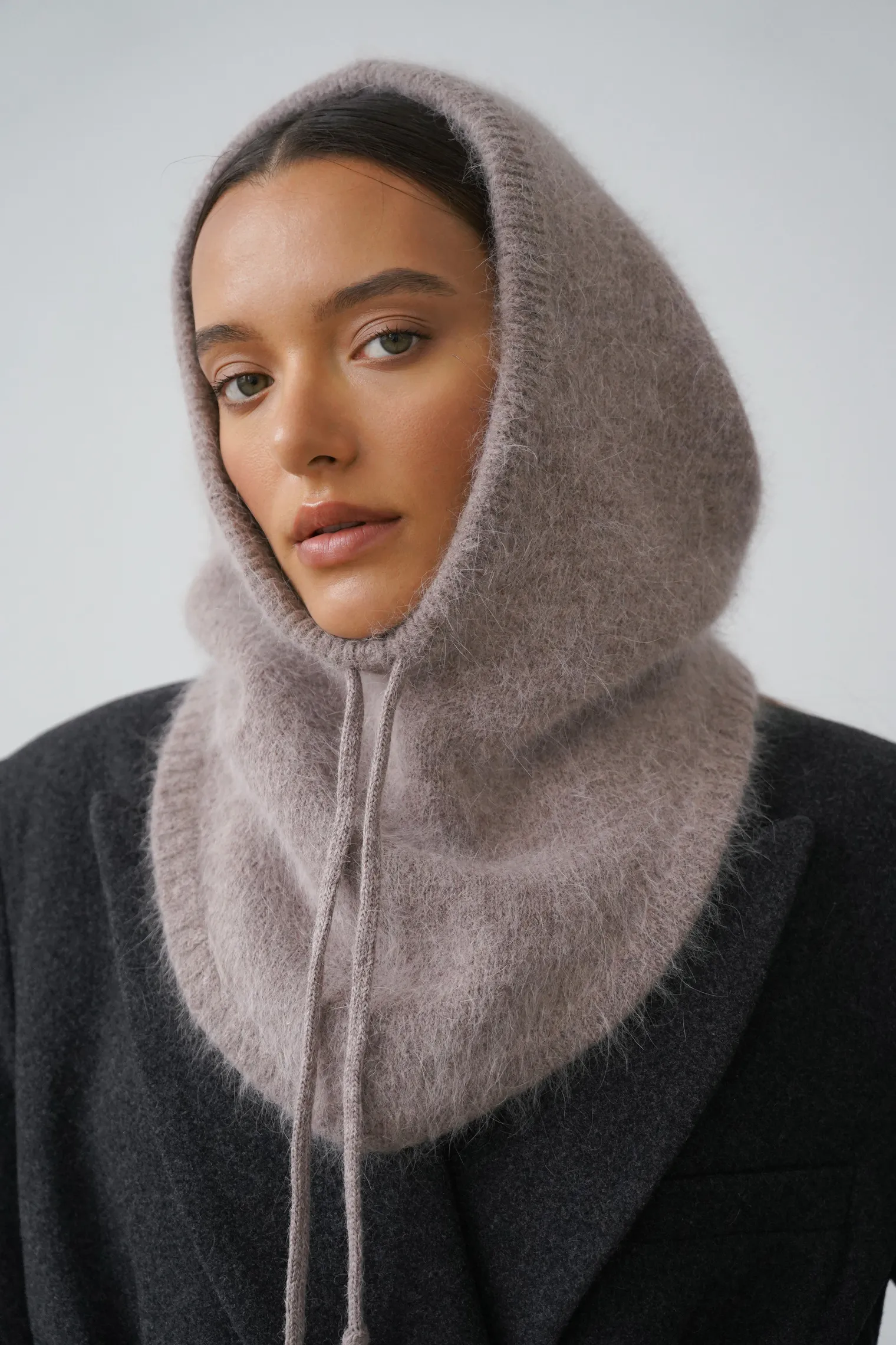 Капор из ангоры кофейного цвета фото 4