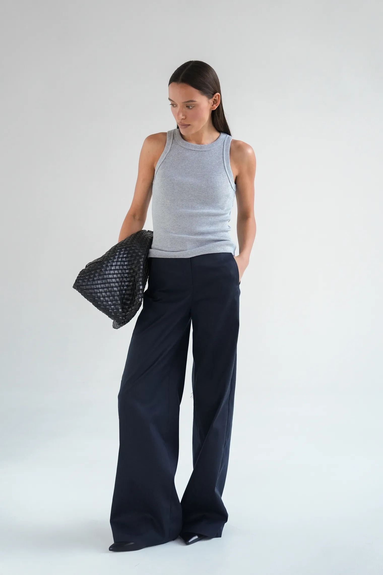 Брюки широкого кроя с завышенной талией тёмно-синего цвета фото 6