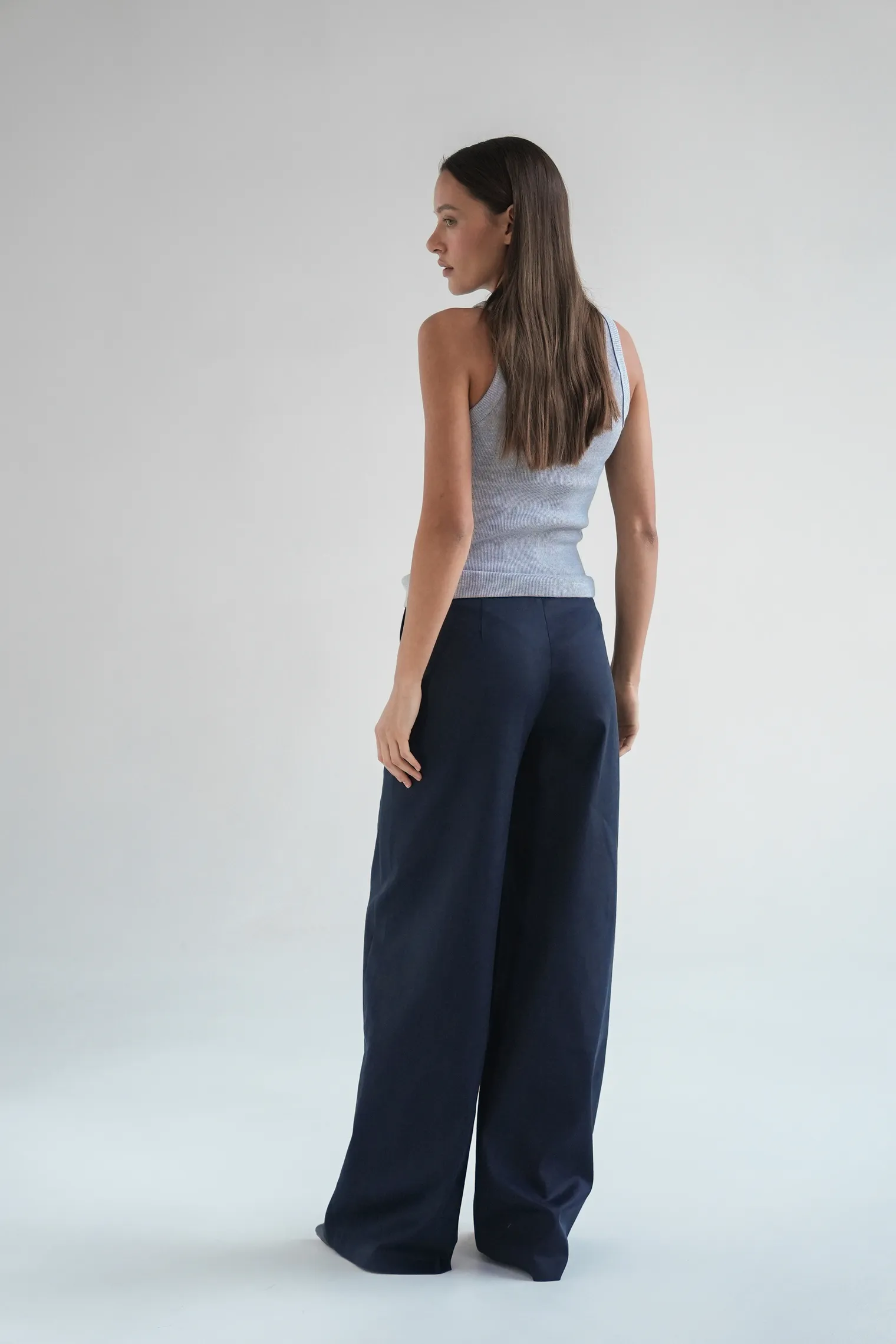 Брюки широкого кроя с завышенной талией тёмно-синего цвета фото 7