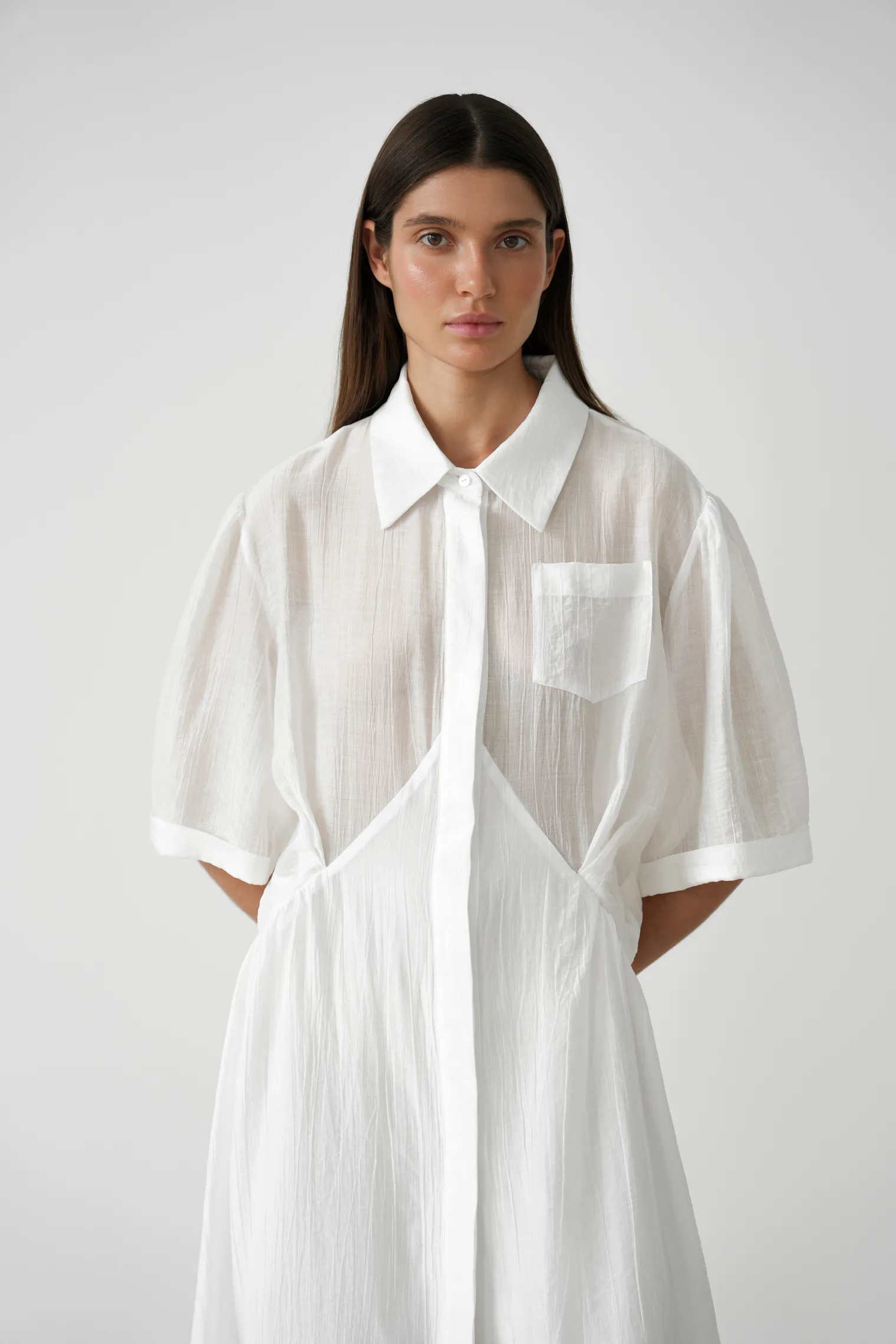 Платье миди из жатой ткани цвета тофу фото 6