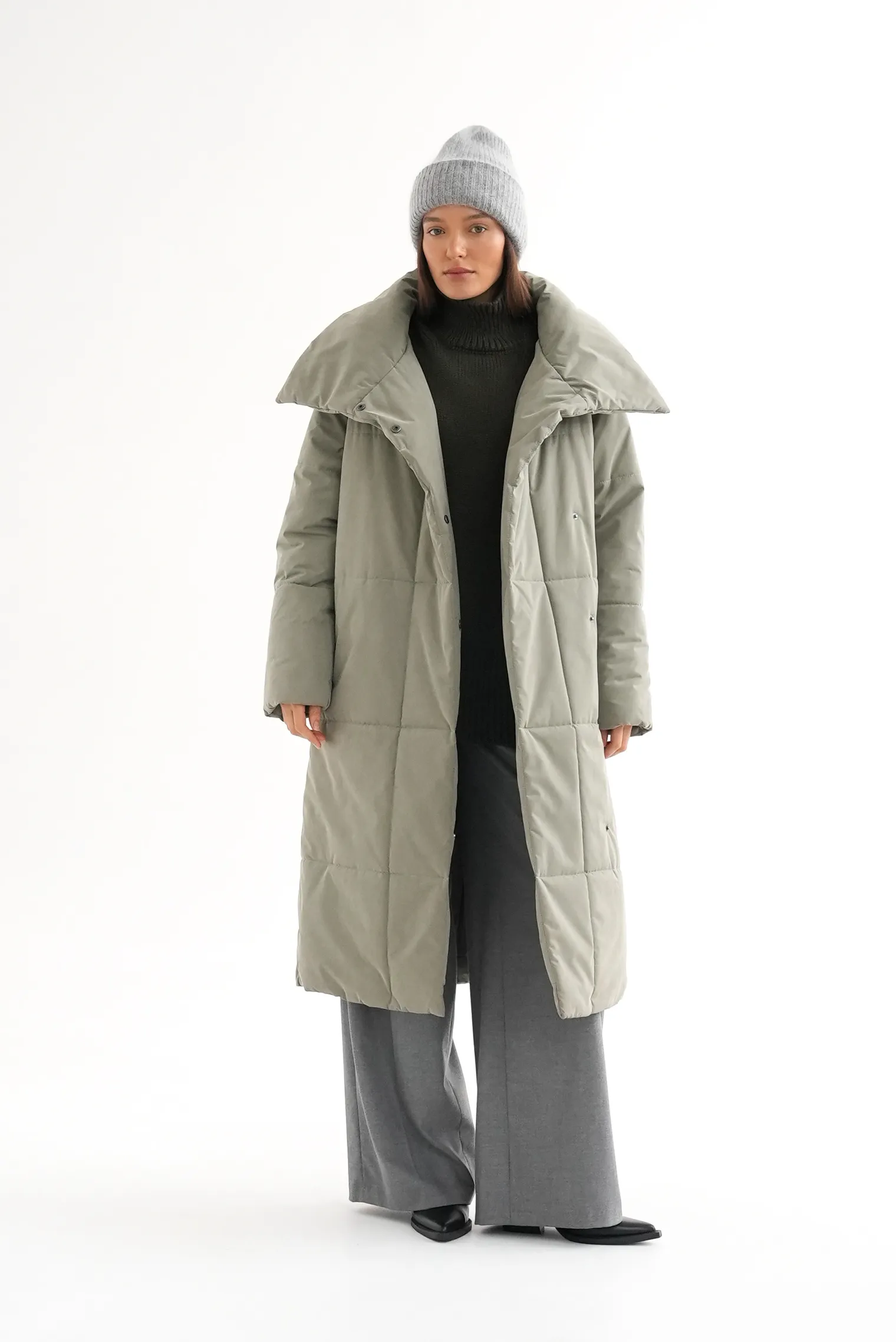 Стеганое пальто с высоким воротником оливкового цвета фото 5