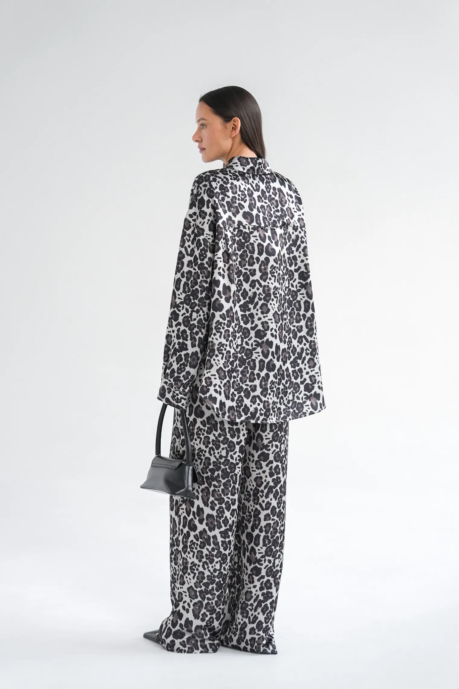 Рубашка свободного кроя с длинным рукавом леопардового цвета фото 4