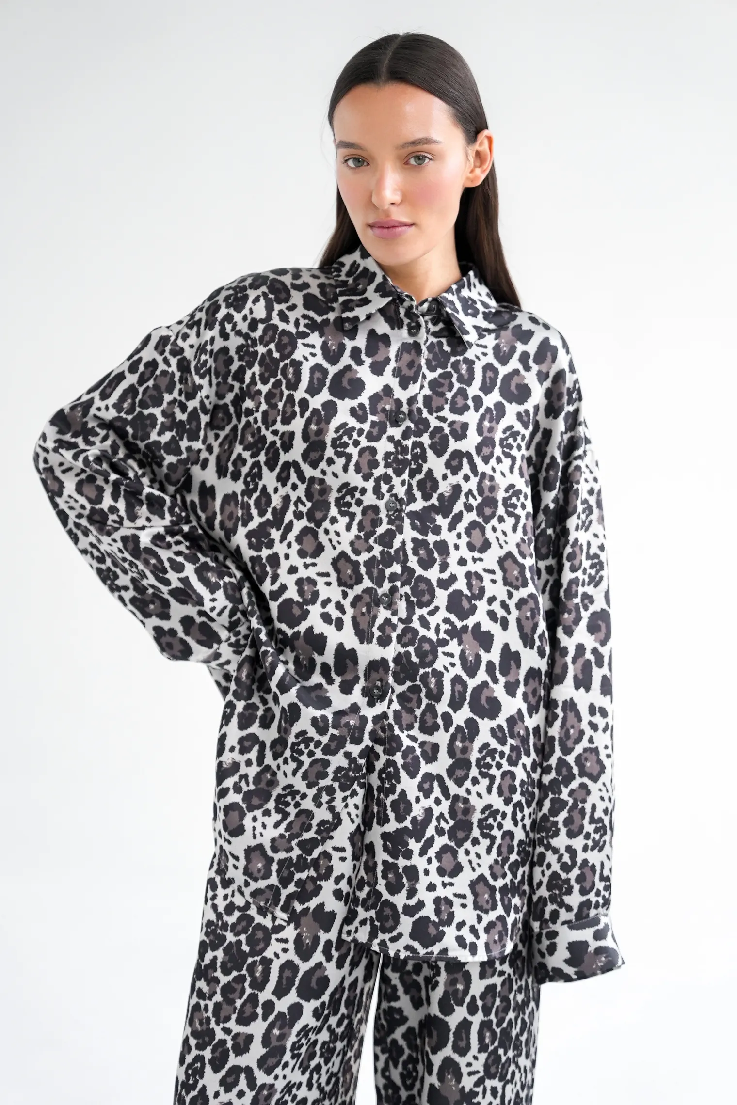 Рубашка свободного кроя с длинным рукавом леопардового цвета фото 7