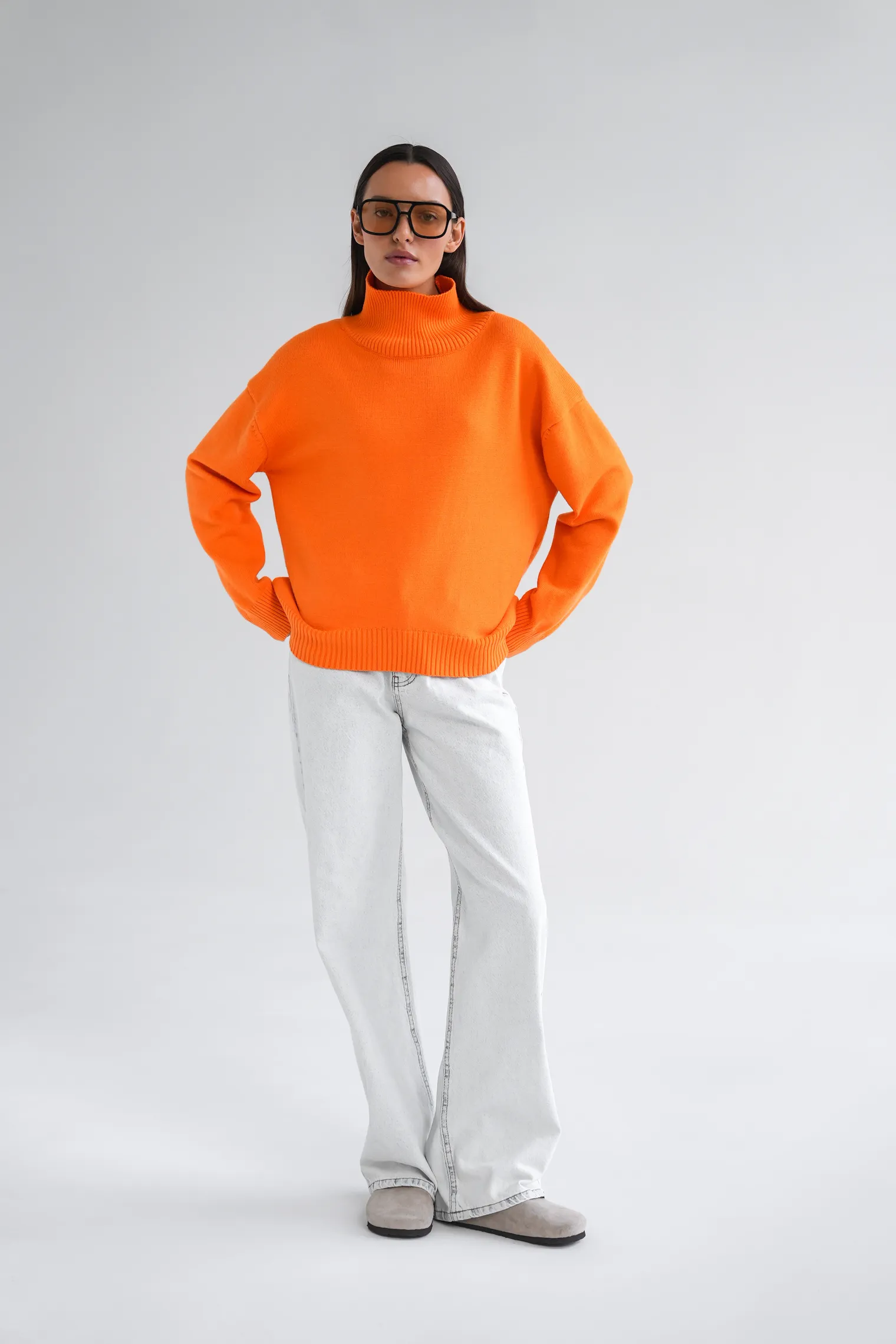 Джемпер мелкой вязки с высоким воротником апельсинового цвета фото 5