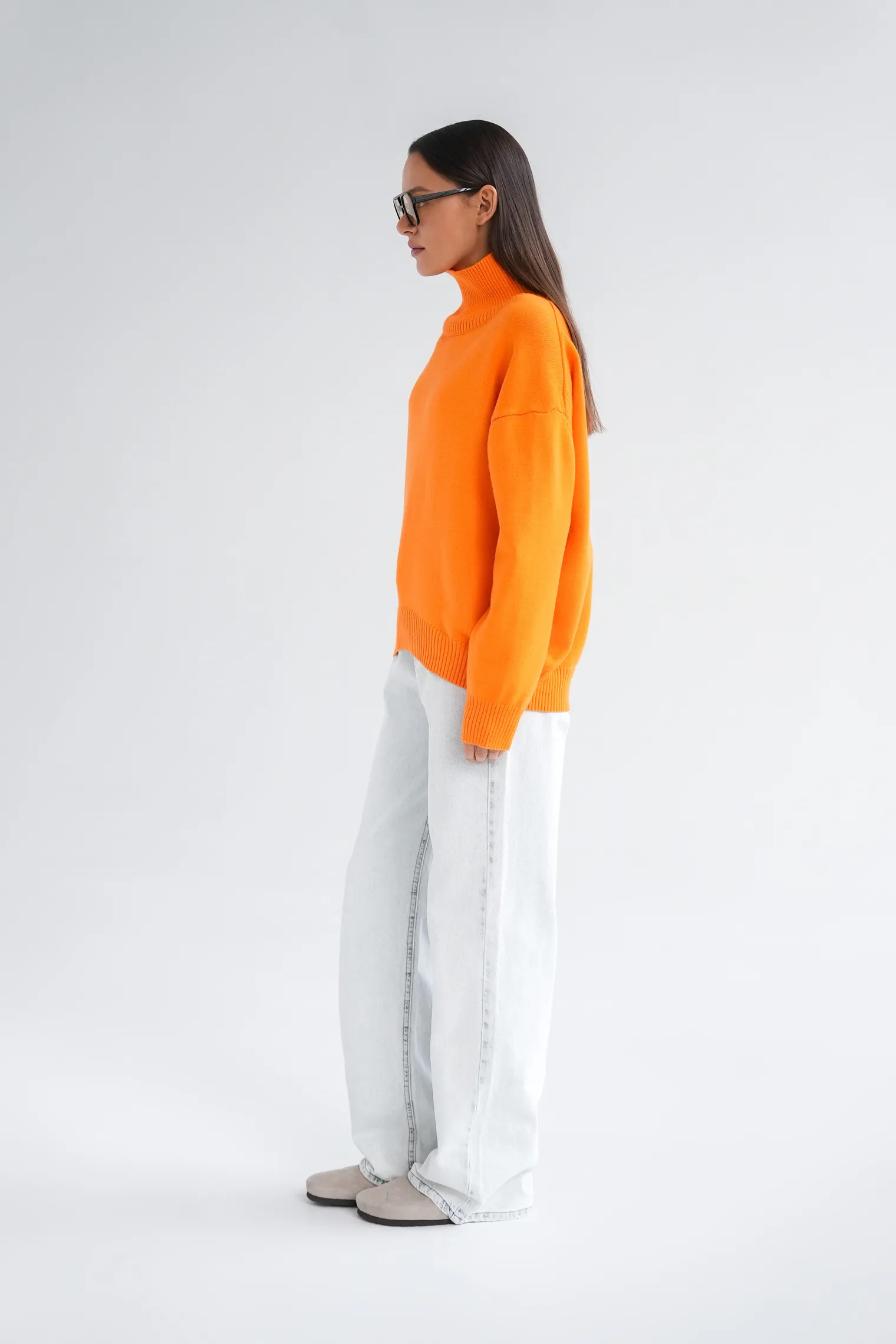 Джемпер мелкой вязки с высоким воротником апельсинового цвета фото 7