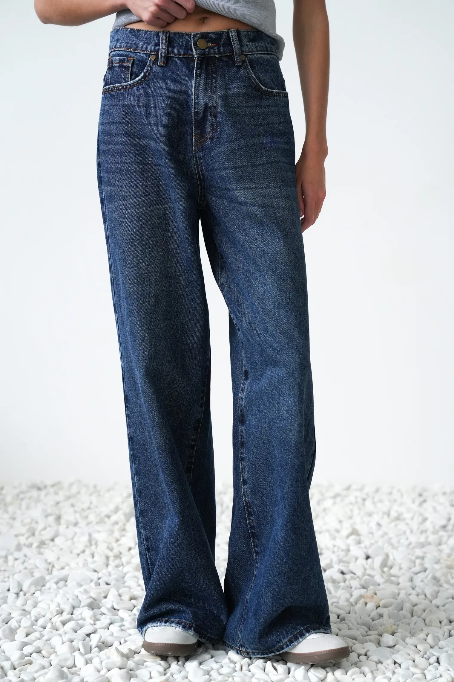 Джинсы свободного кроя в винтажном стиле синего цвета фото 3