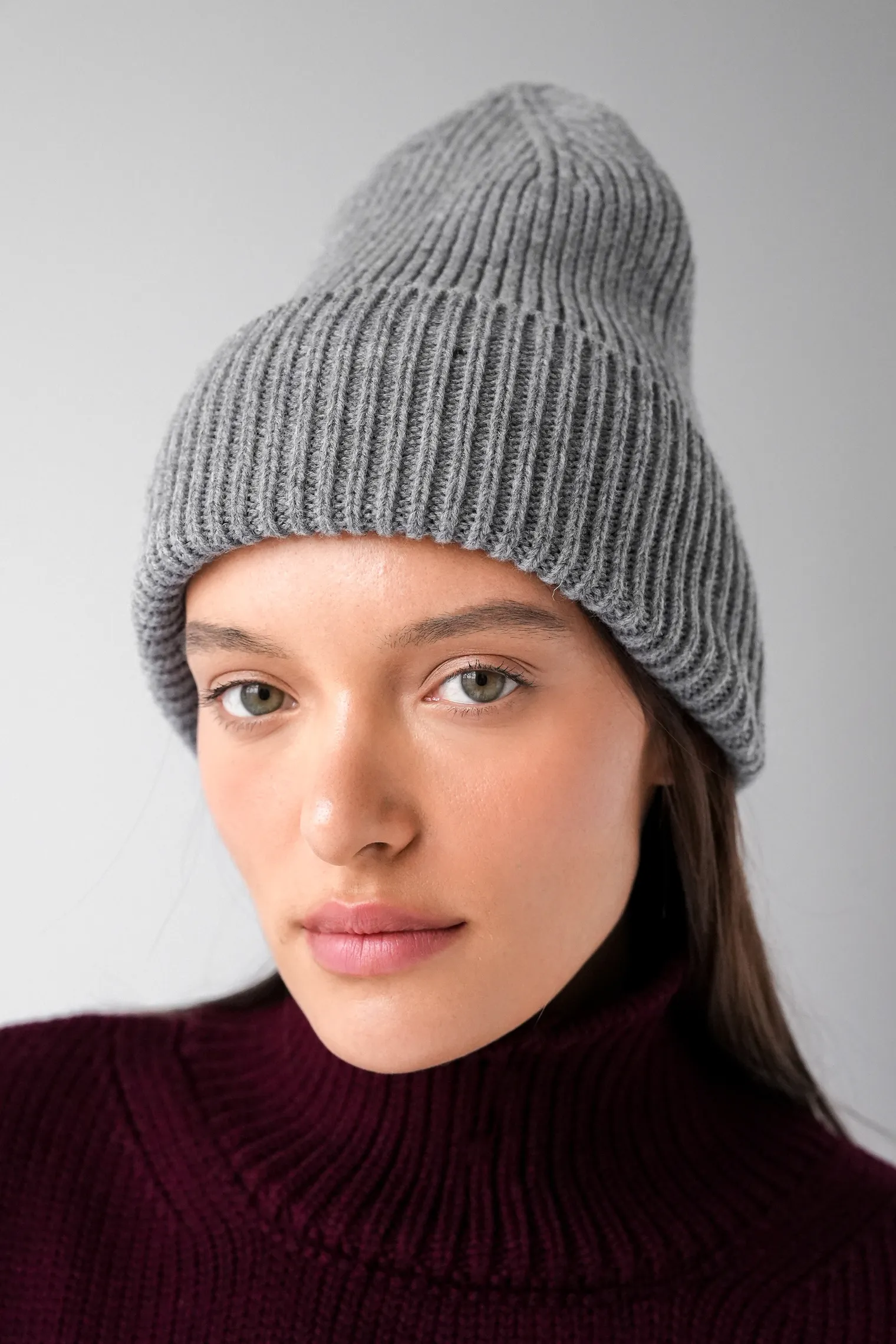 Шапка из шерсти мериноса пепельного цвета фото 9