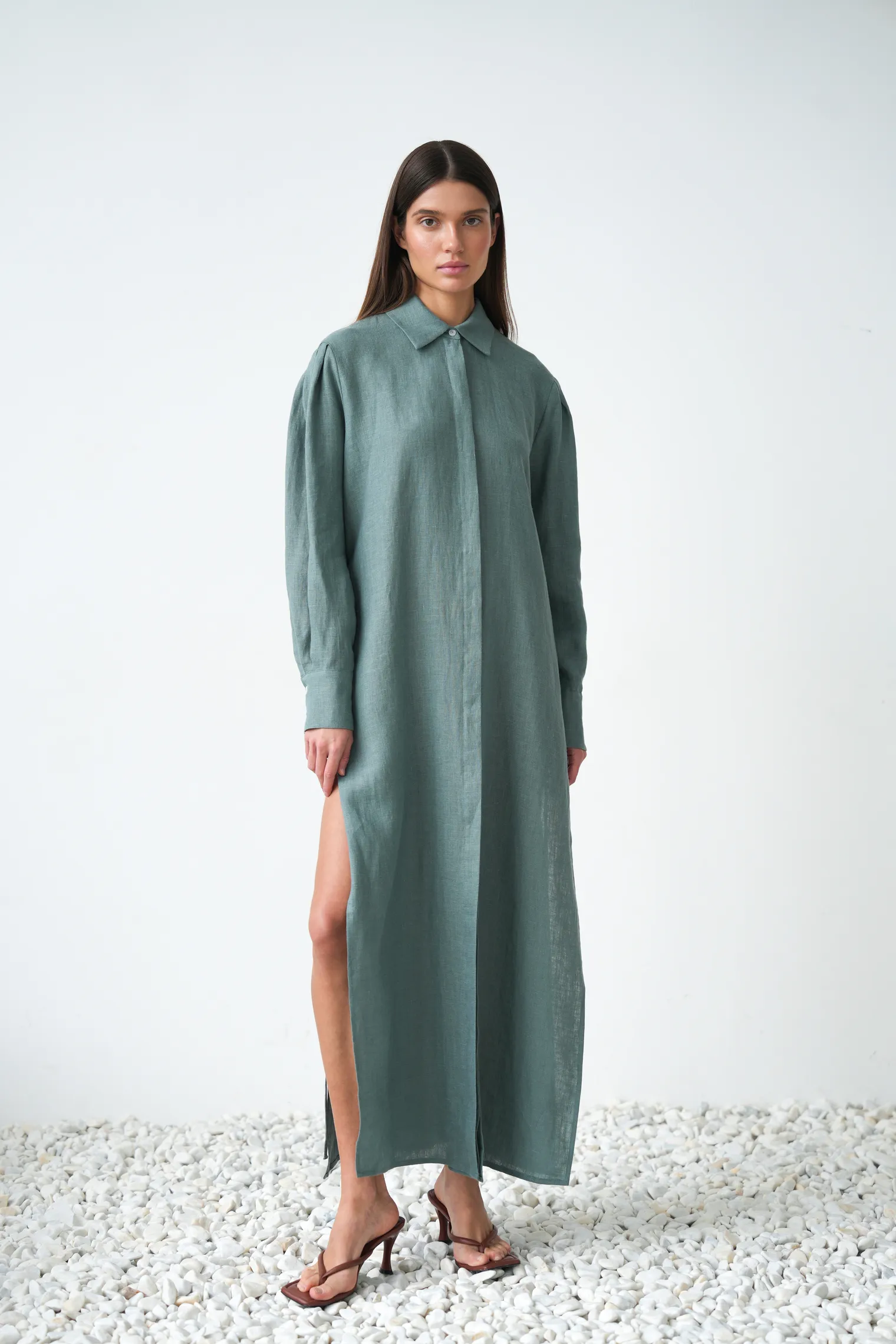 Платье-рубашка изо льна в цвете голубая ель фото 3