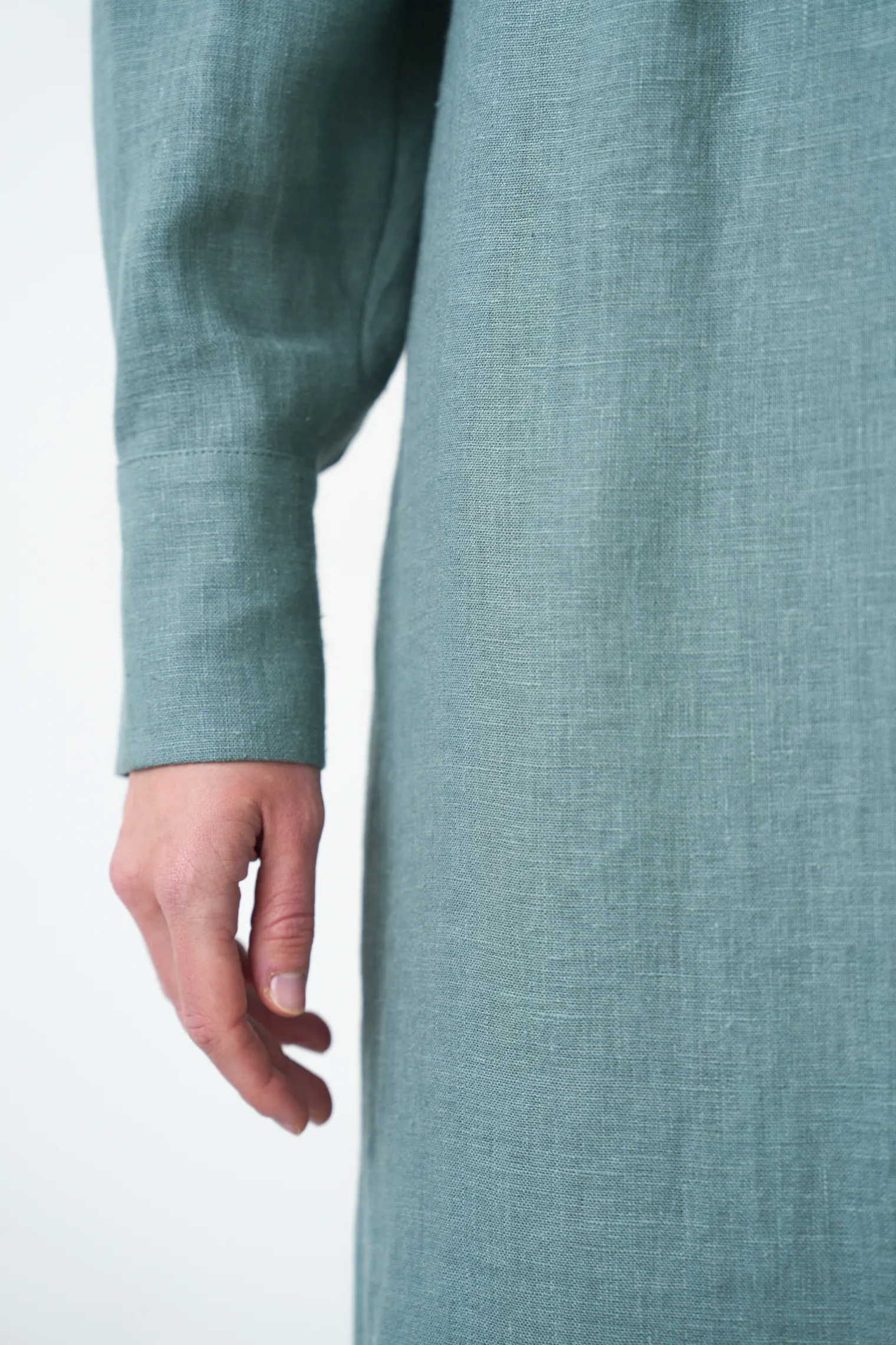 Платье-рубашка изо льна в цвете голубая ель фото 2