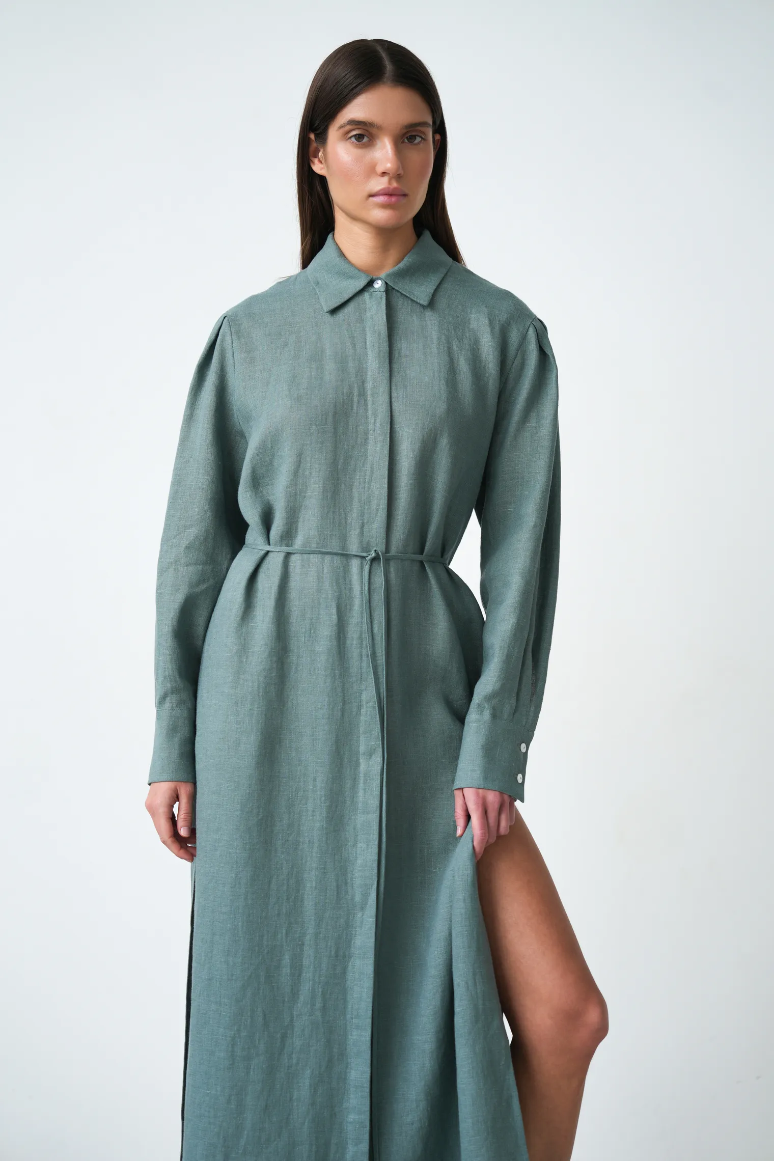 Платье-рубашка изо льна в цвете голубая ель фото 1