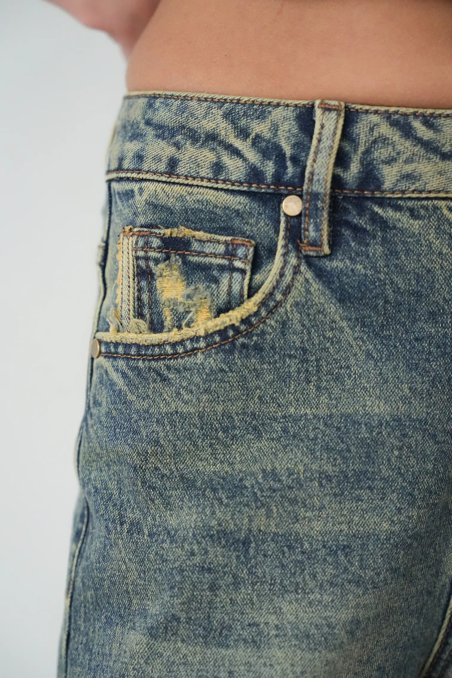 Джинсы свободного кроя в винтажном стиле синего цвета фото 2