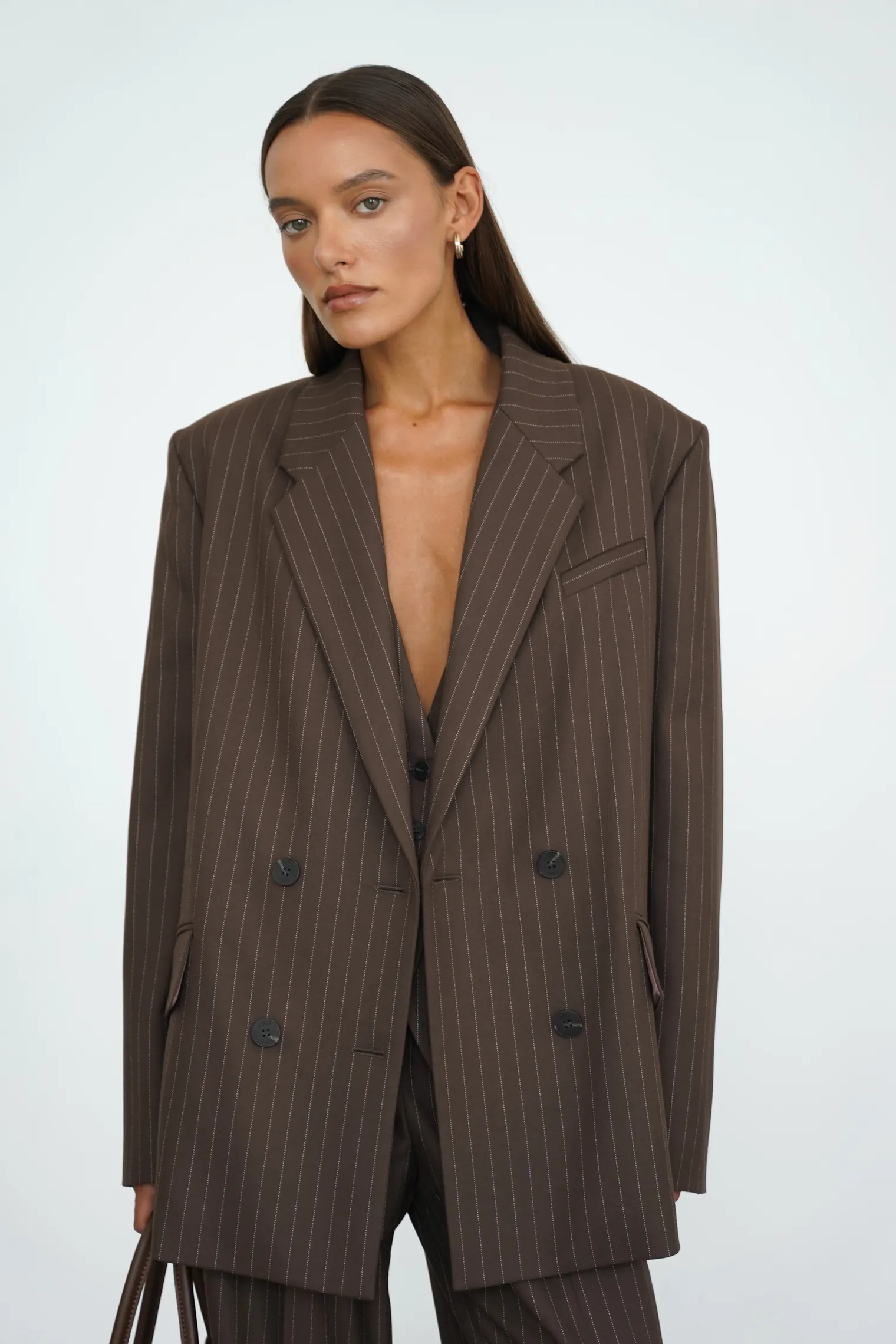 Двубортный жакет свободного кроя в полоску шоколадного цвета фото 1