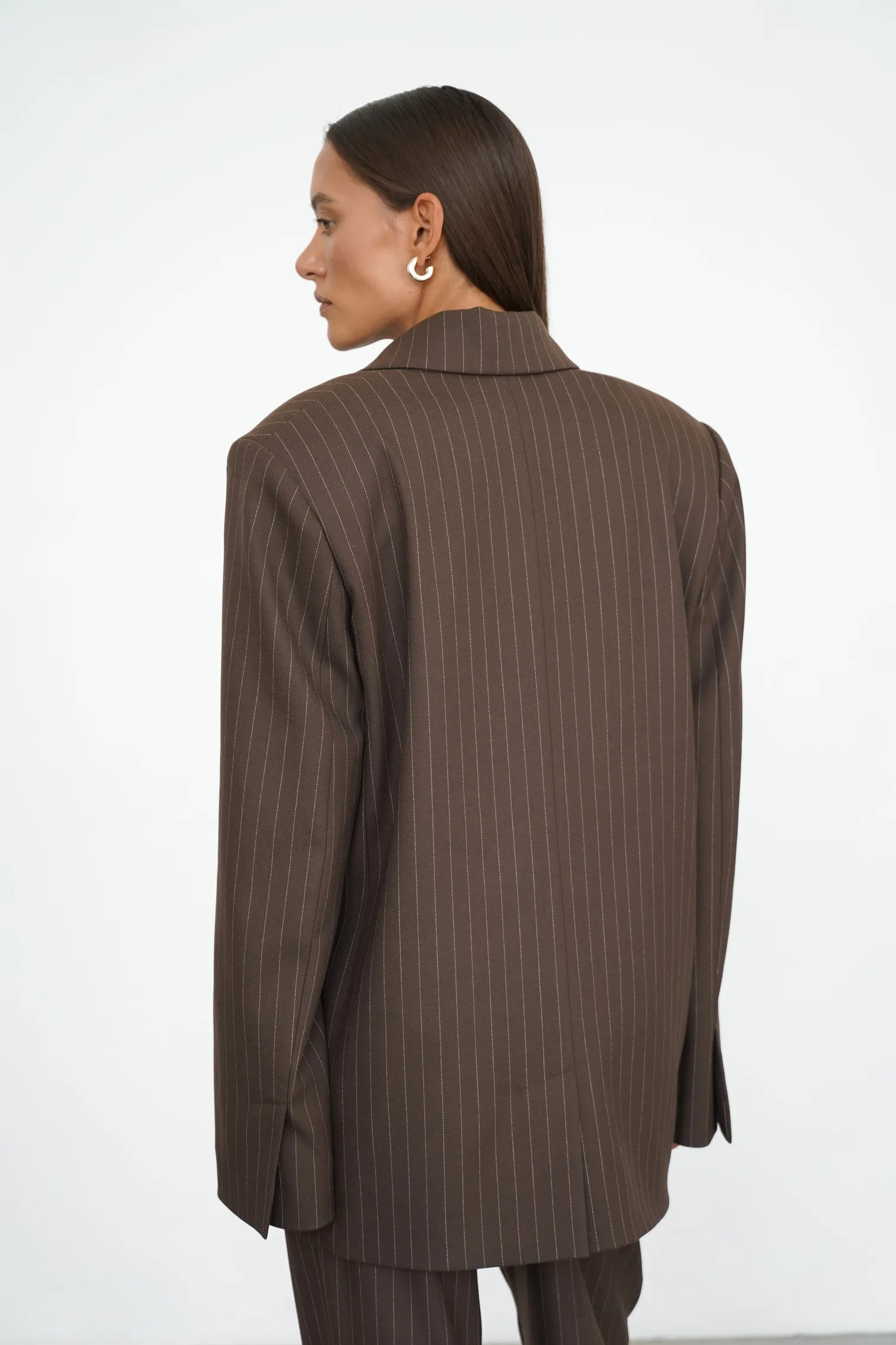 Двубортный жакет свободного кроя в полоску шоколадного цвета фото 4