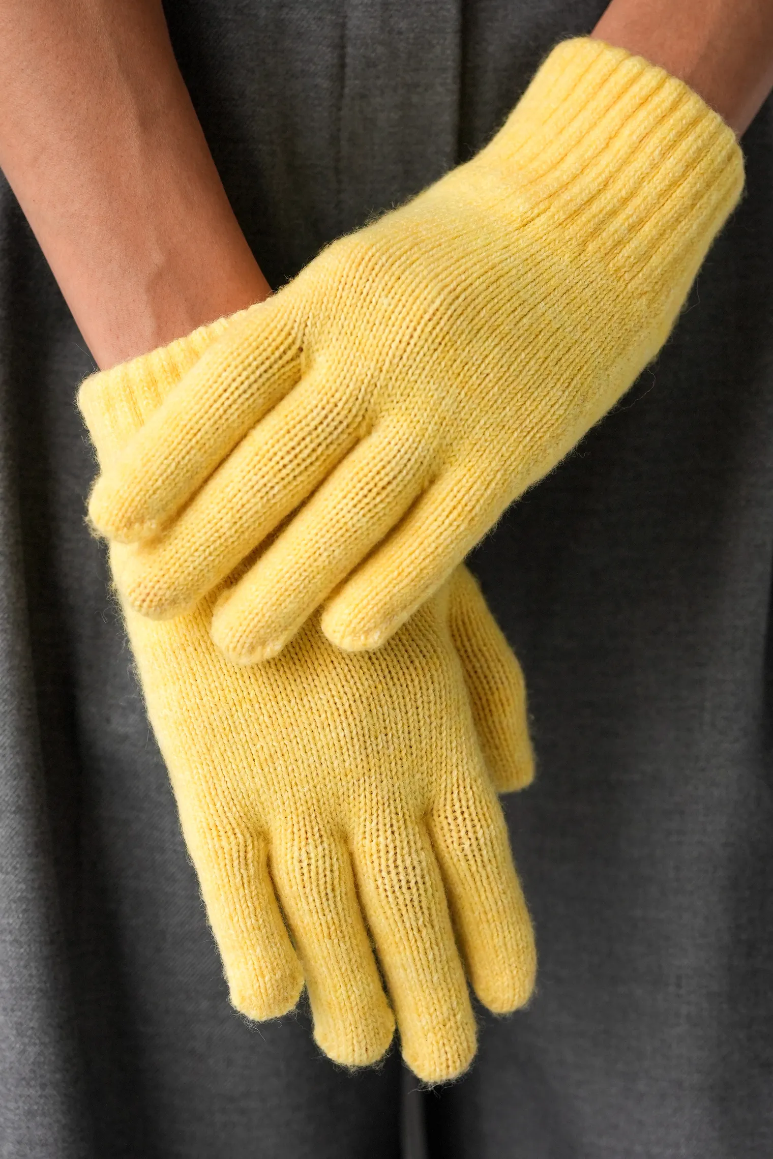 Перчатки из шерсти мериноса сливочного цвета фото 4