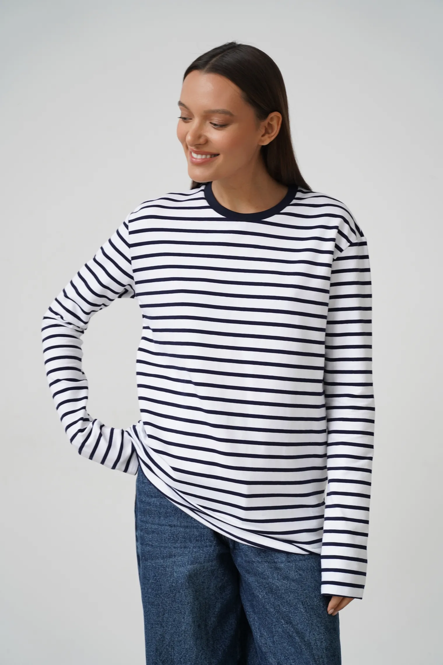 Лонгслив свободного кроя цвет белый/синий в полоску фото 1