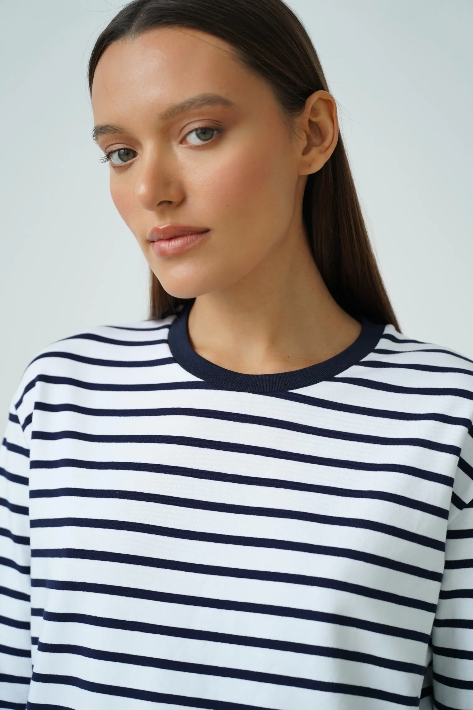 Лонгслив свободного кроя цвет белый/синий в полоску фото 2