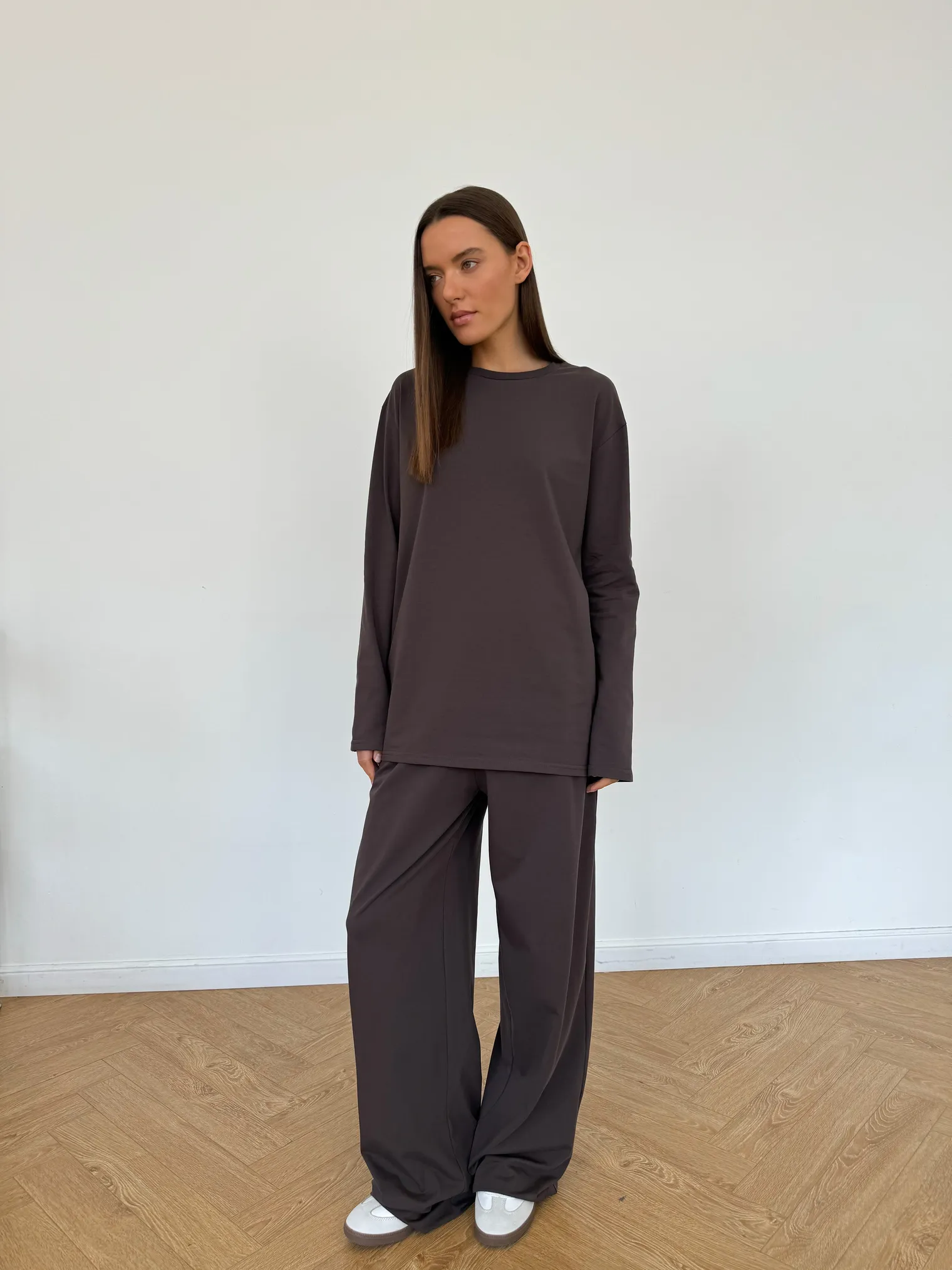 Лонгслив свободного кроя цвета моро фото 3