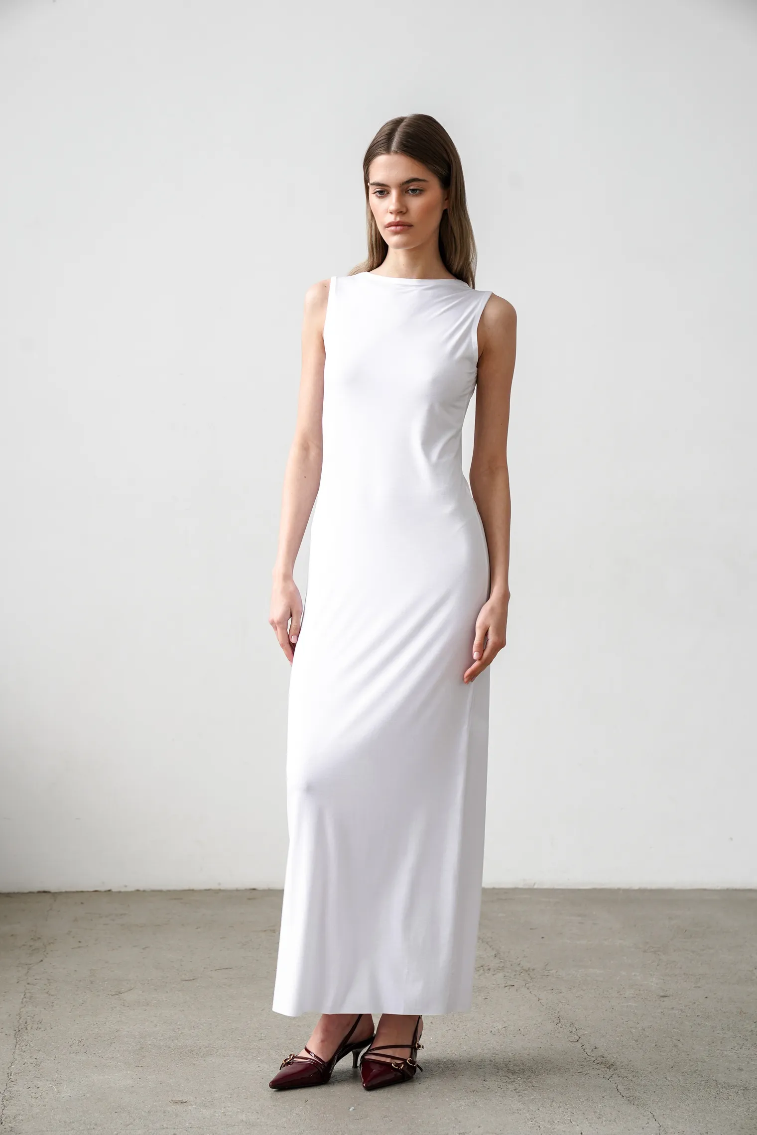 Платье макси белого цвета фото 8