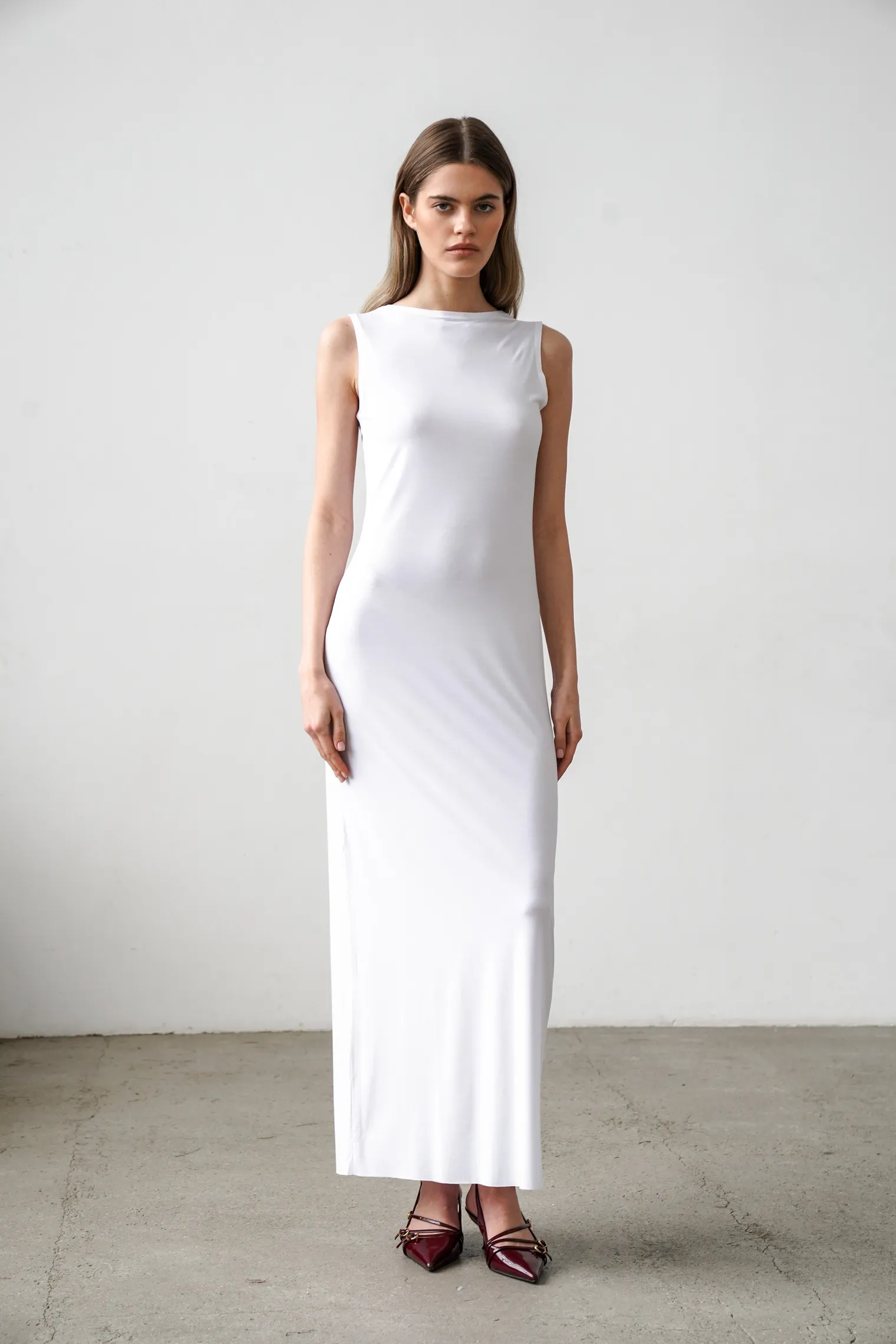 Платье макси белого цвета фото 1