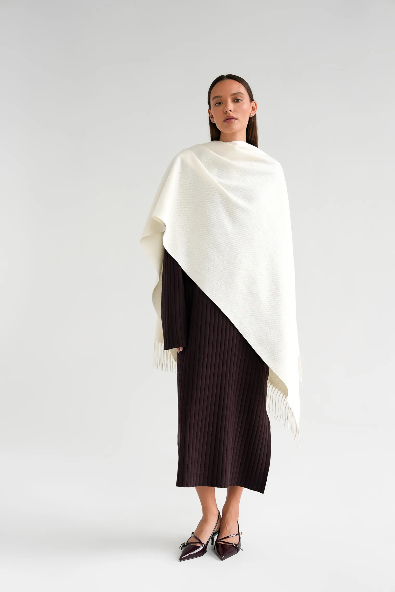 Палантин однотонный из вискозы цвета тофу фото 5