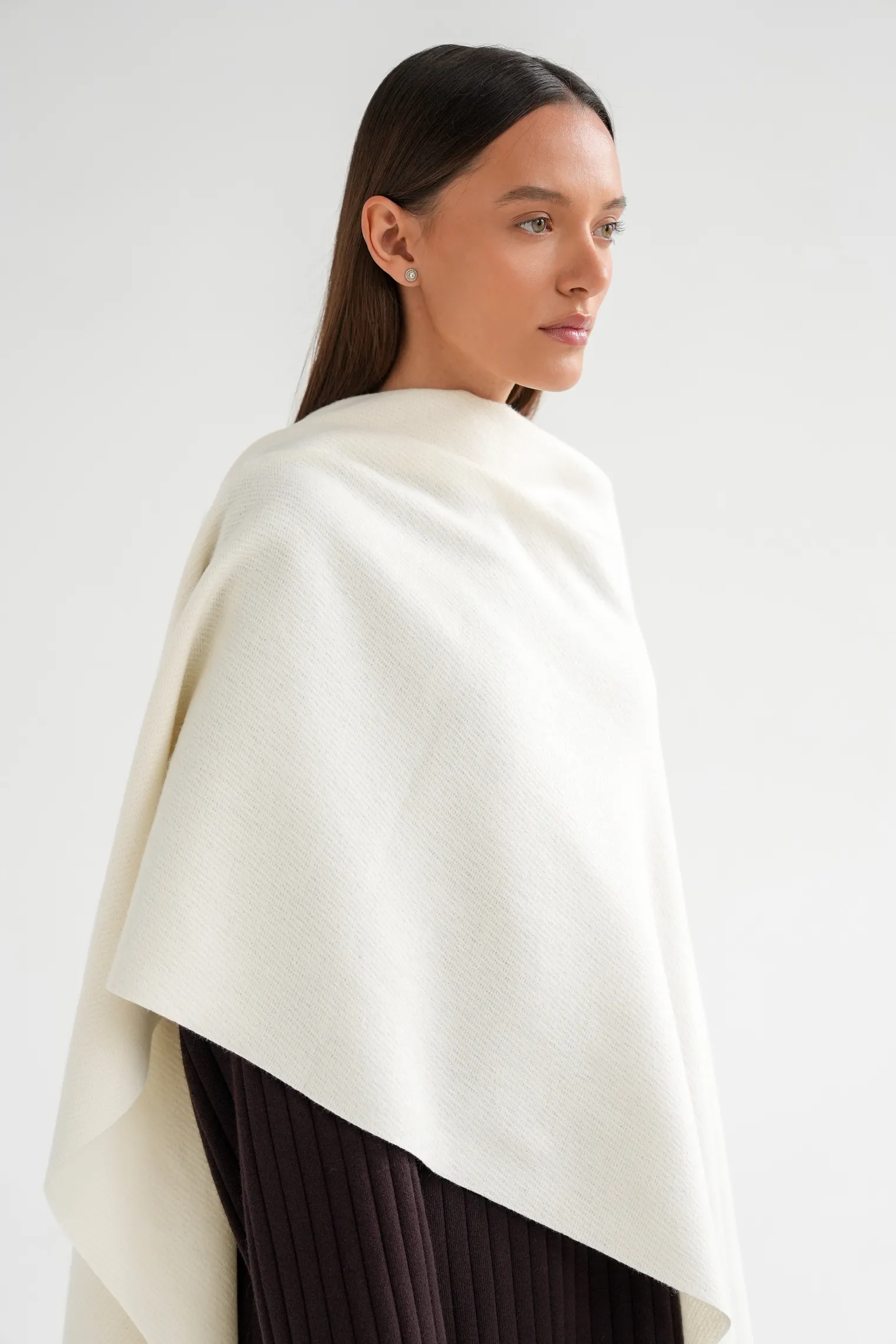 Палантин однотонный из вискозы цвета тофу фото 6