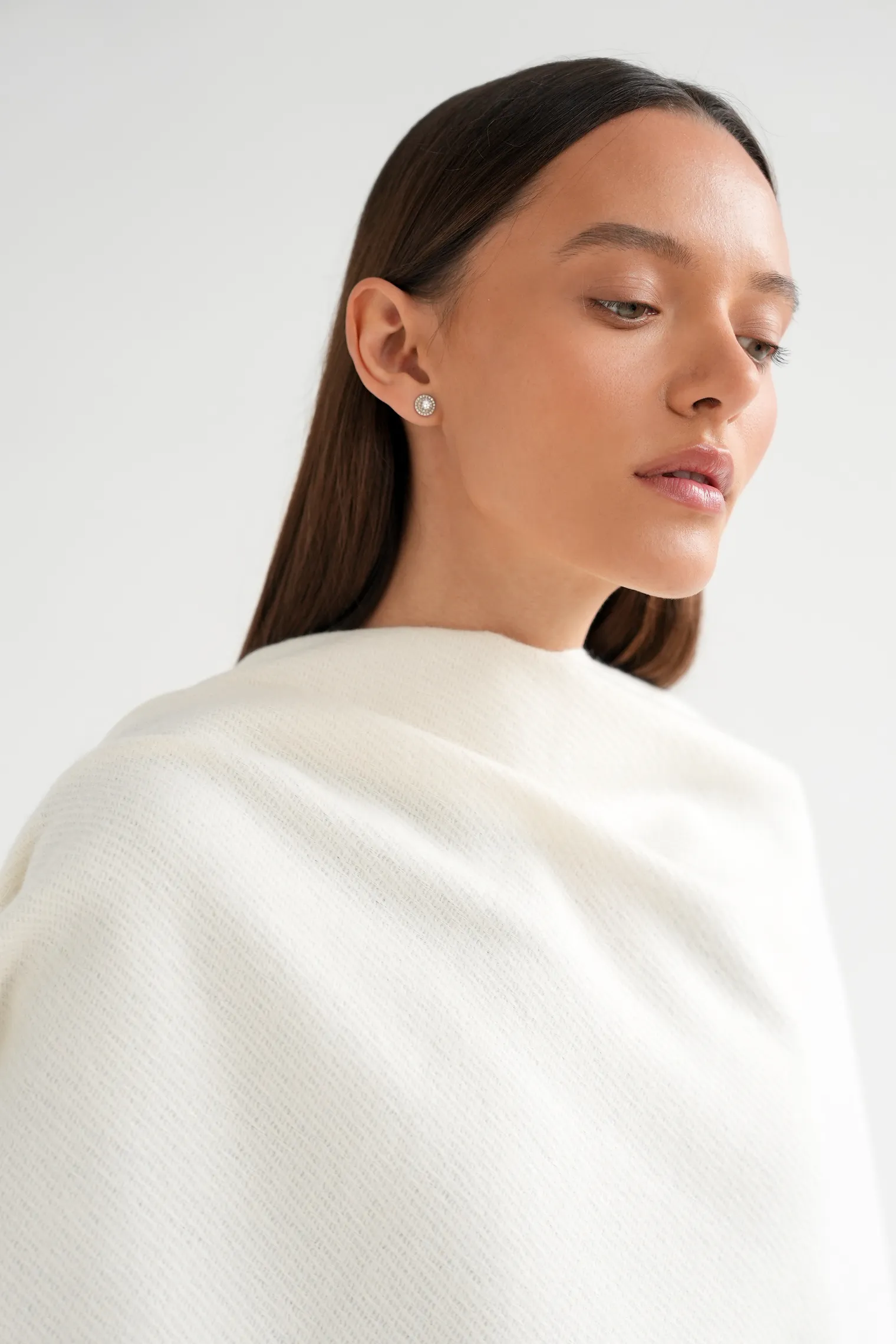 Палантин однотонный из вискозы цвета тофу фото 4