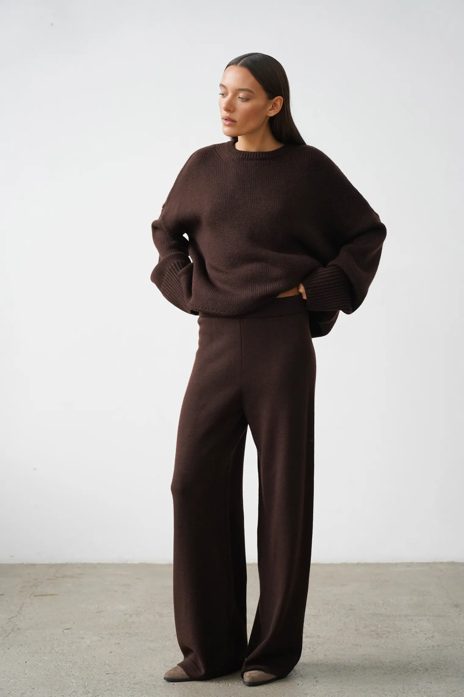 Брюки прямого кроя цвета горький шоколад фото 6